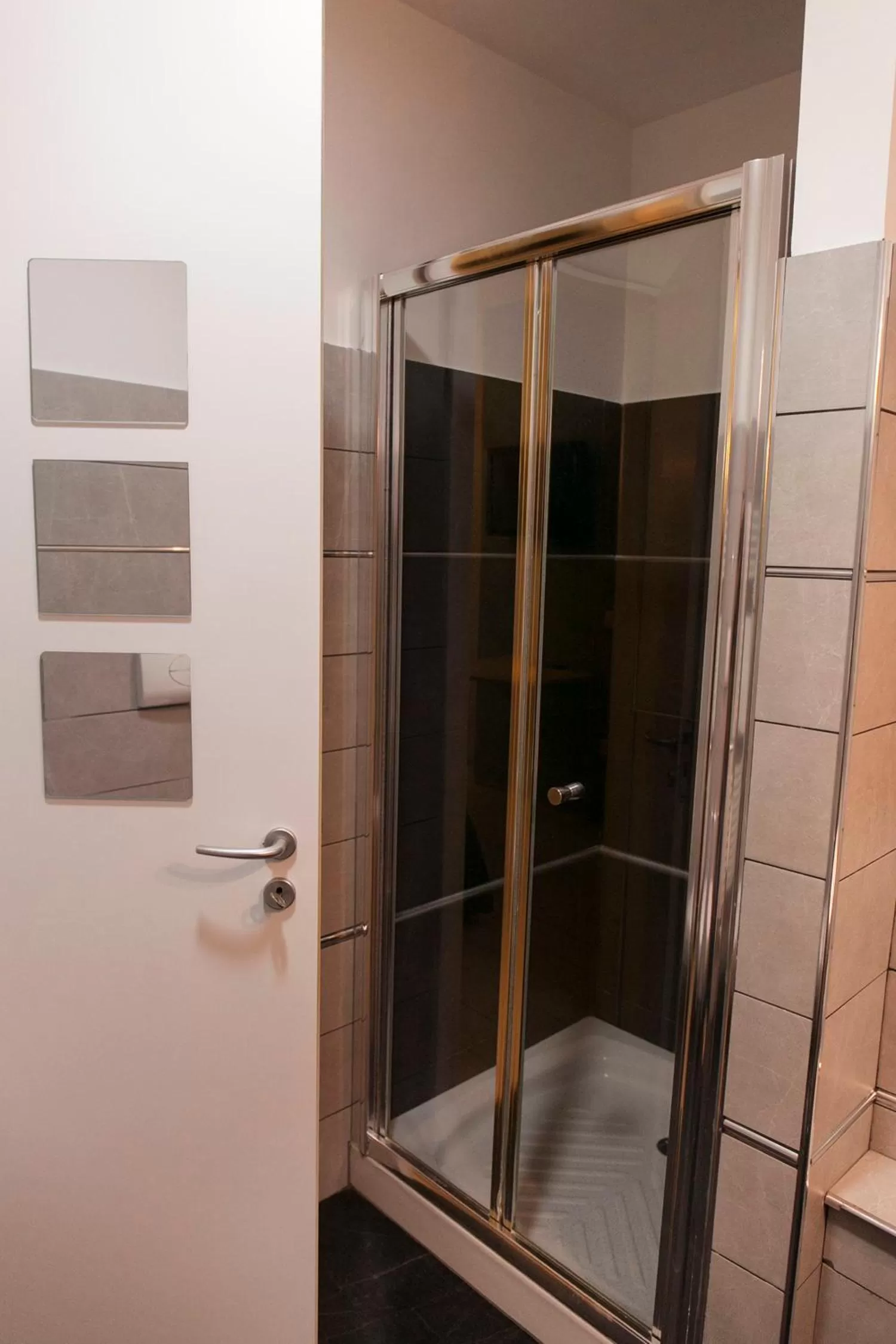 Shower in Villino Erminia - Seaside Art b&b