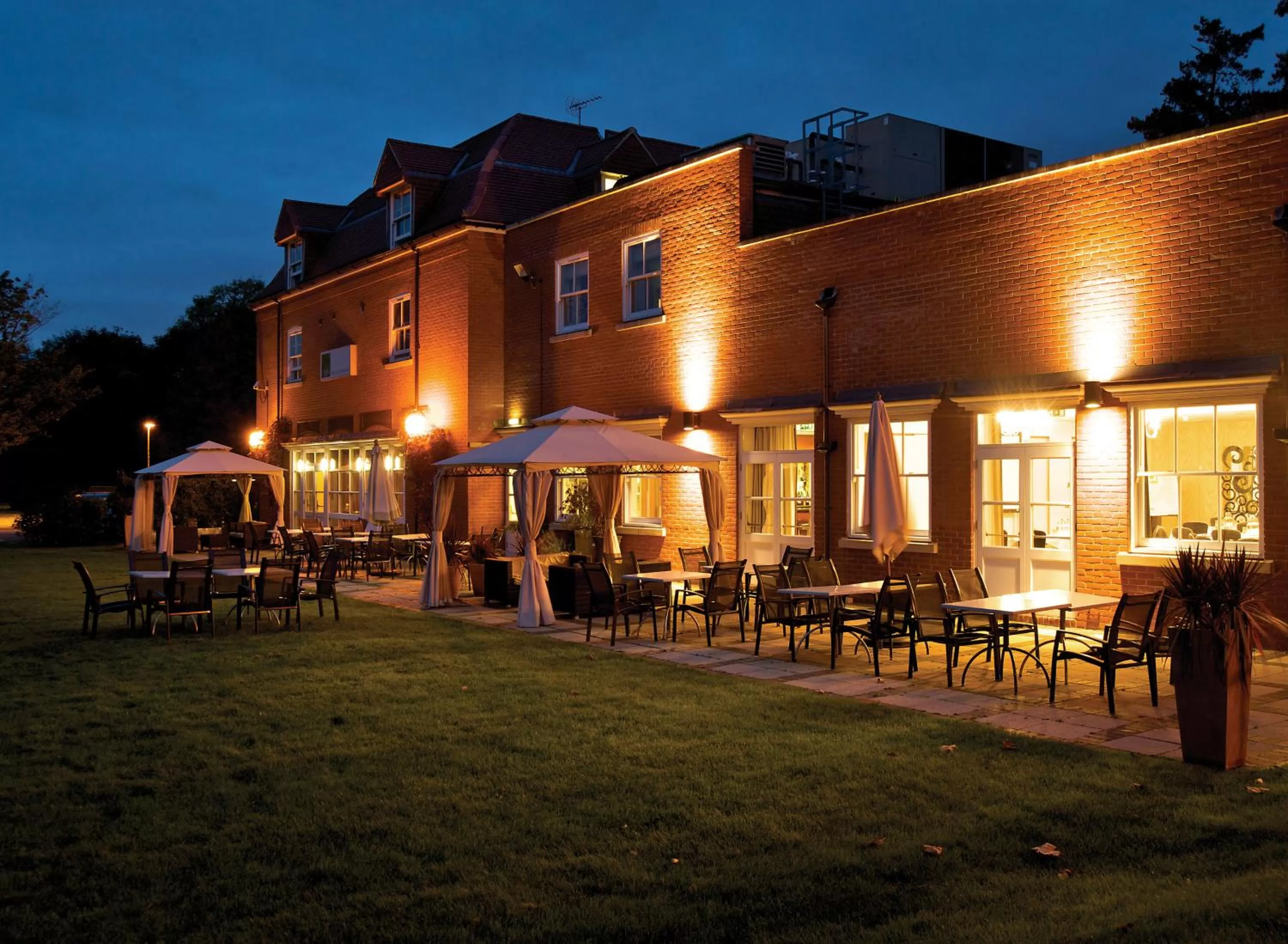 Facade/entrance in The Pinewood Hotel