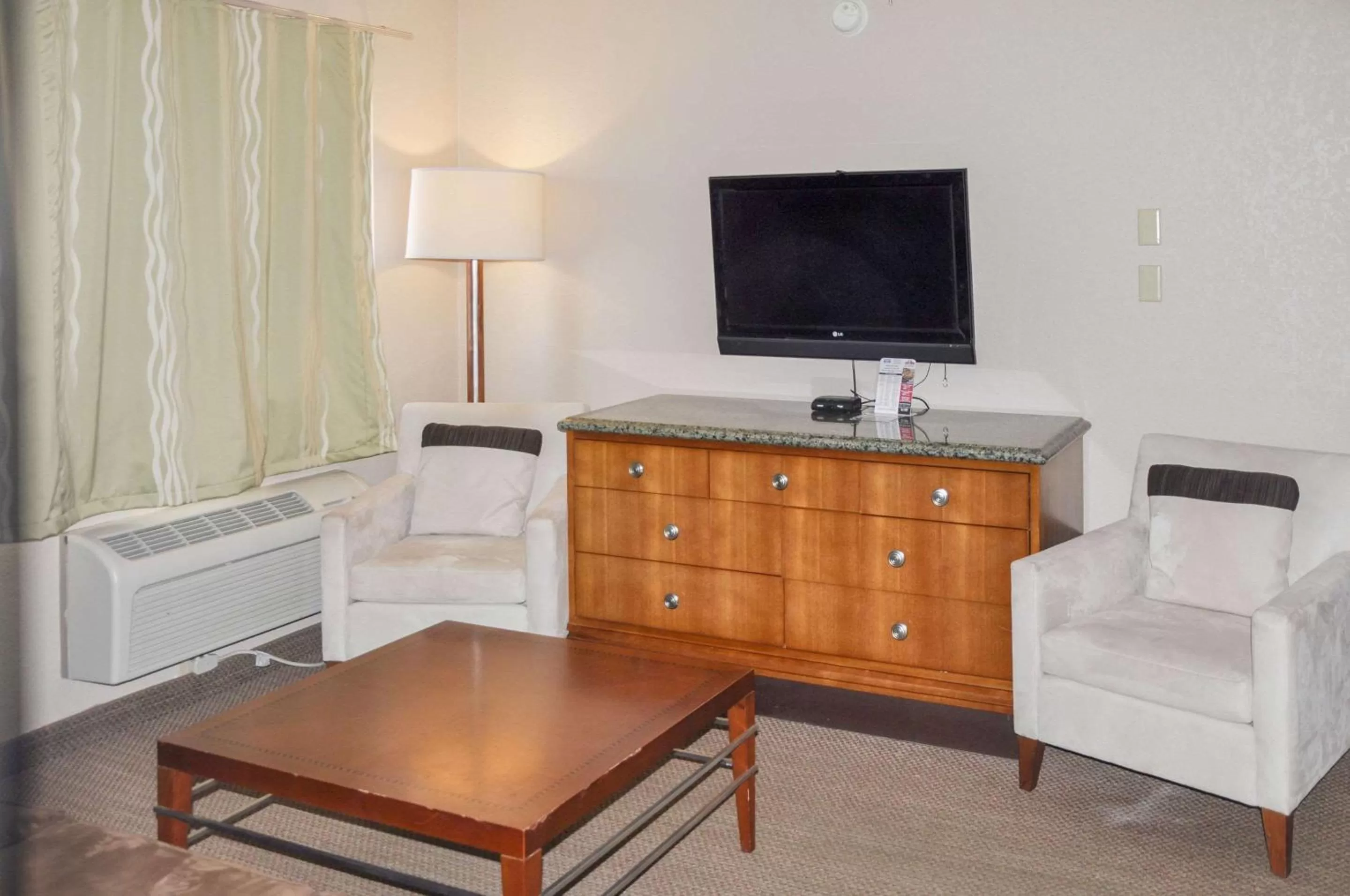 Photo of the whole room in Rodeway Inn