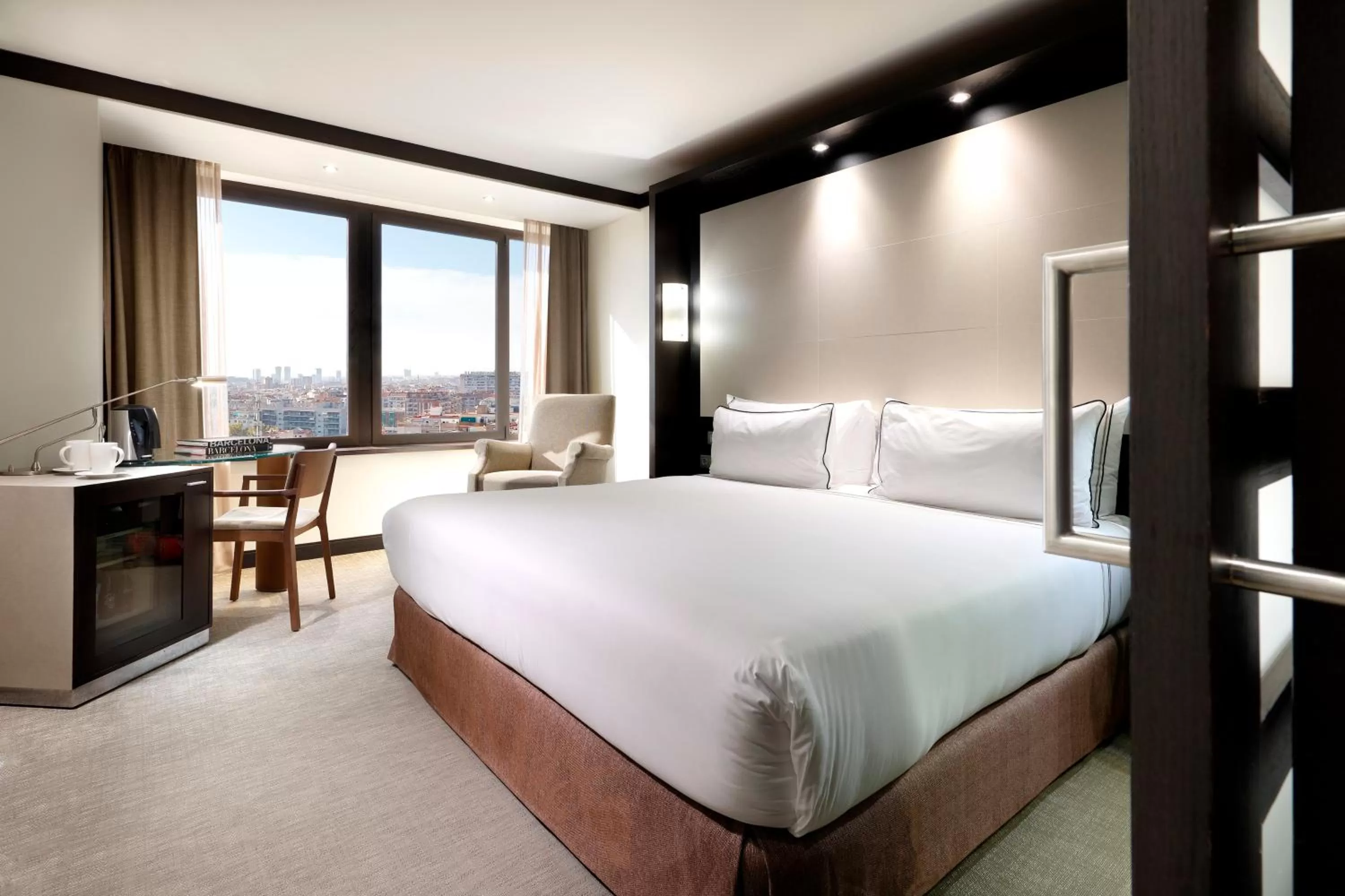 Bed in Melia Barcelona Sarriá