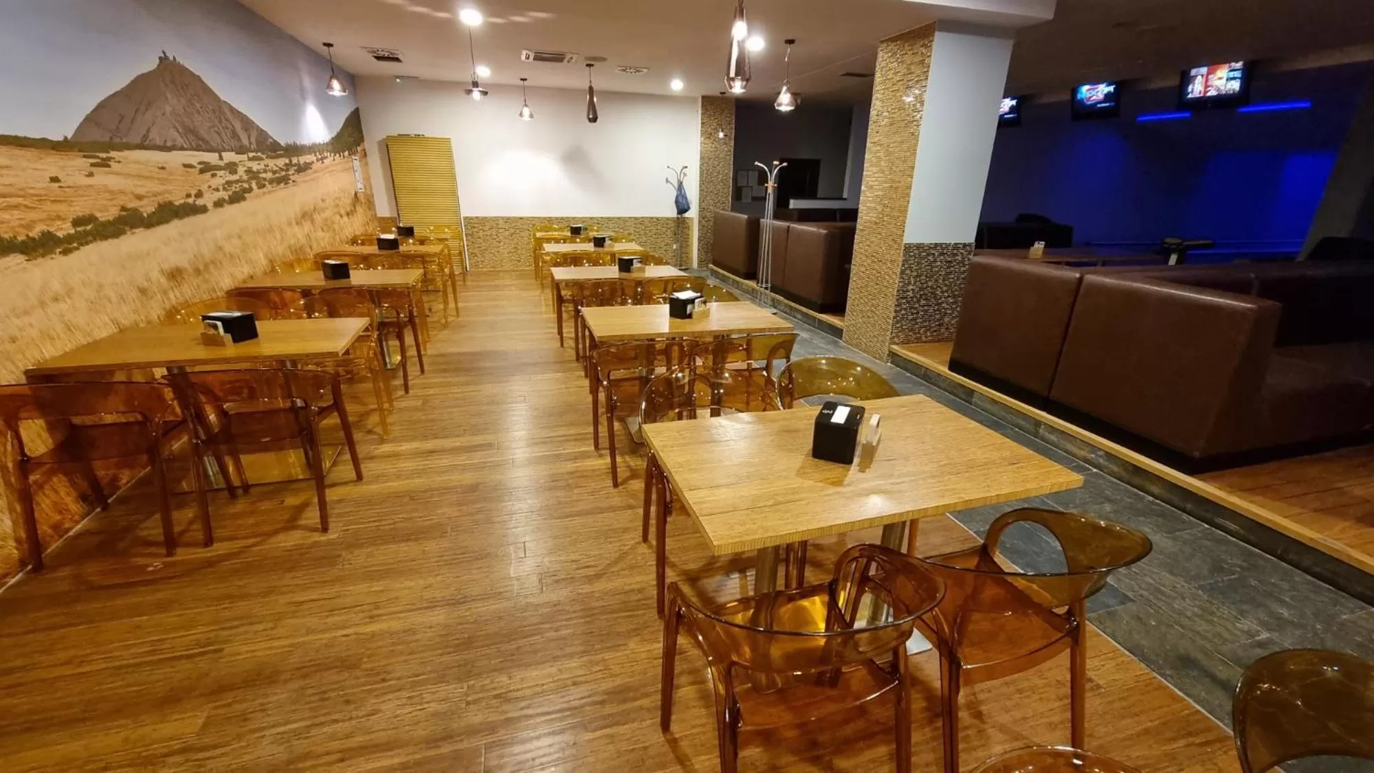 Restaurant/places to eat in Olympland Hotel