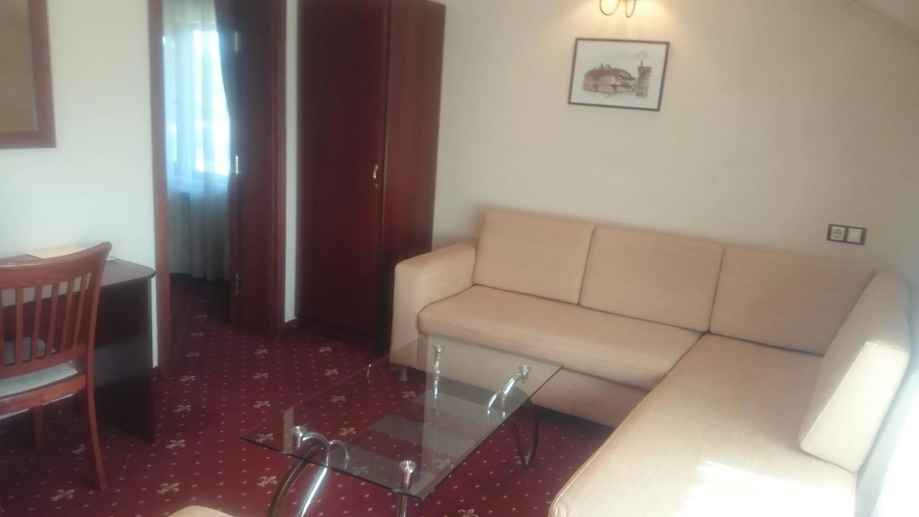 Photo of the whole room in Martin Club Hotel