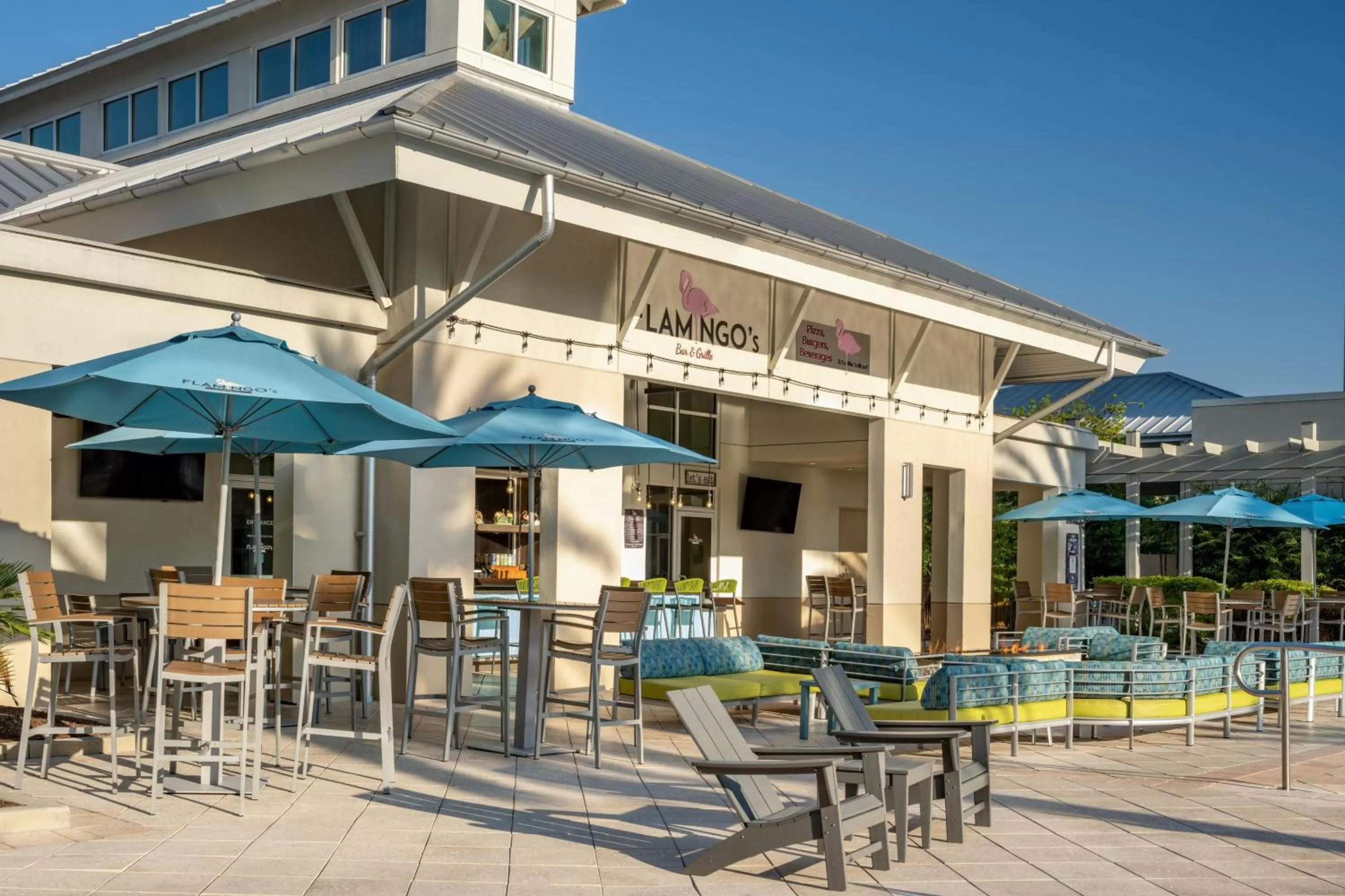 Lounge or bar in TownePlace Suites Orlando at FLAMINGO CROSSINGS Town Center, Western Entrance