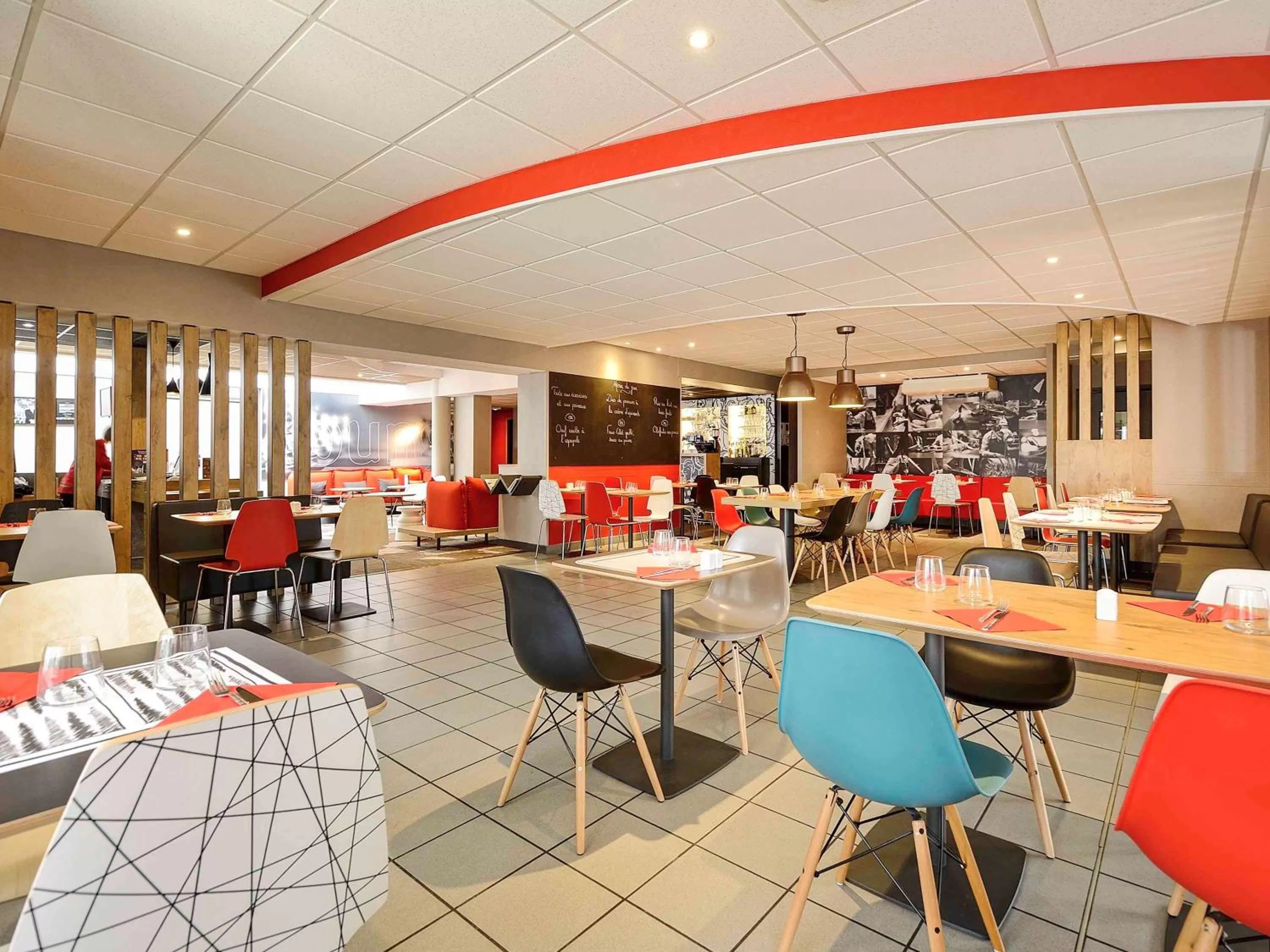 Restaurant/places to eat in ibis Poitiers Beaulieu