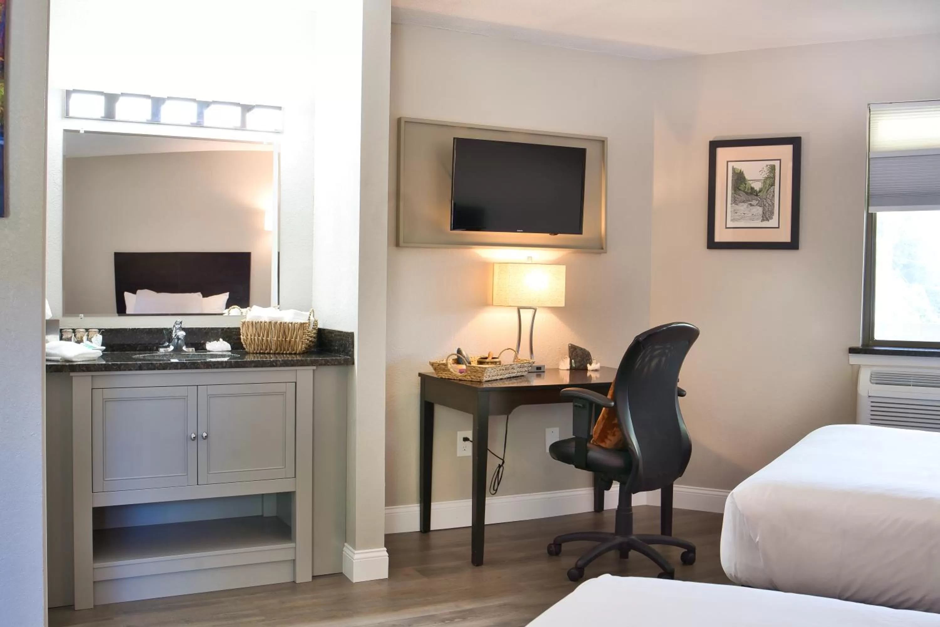 TV and multimedia, Bed in Align Inn Vermont