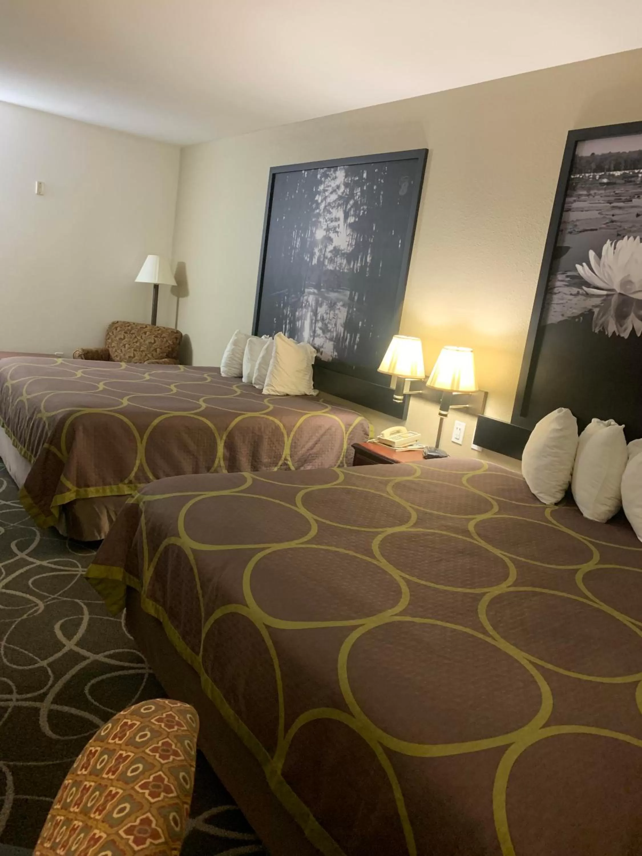 Bed in Super 8 by Wyndham Hillsboro TX