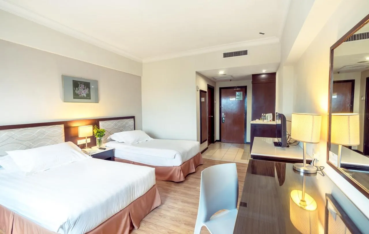 Bedroom, Bed in Crystal Crown Hotel Kuala Lumpur