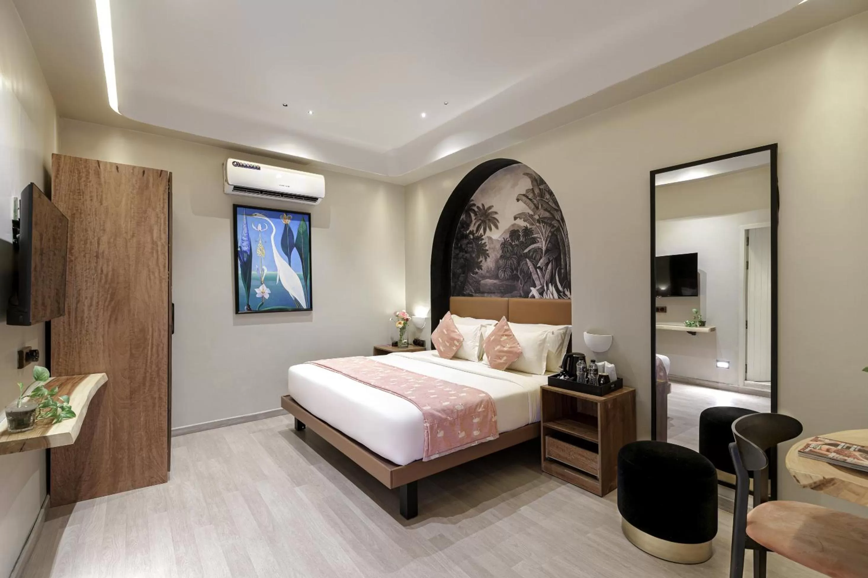 Bedroom, Bed in The Red Pier - My Downtown Hotels