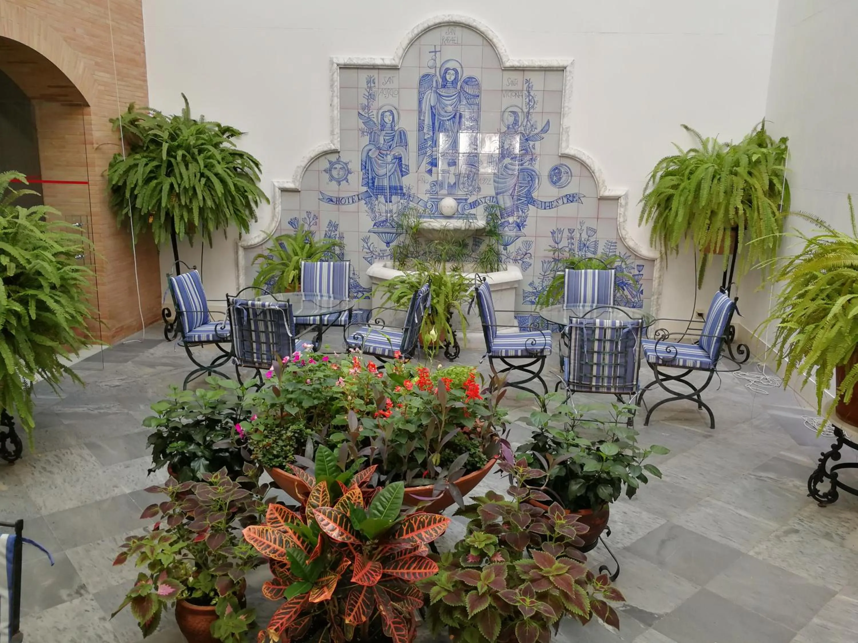 Patio in Hotel Maestre