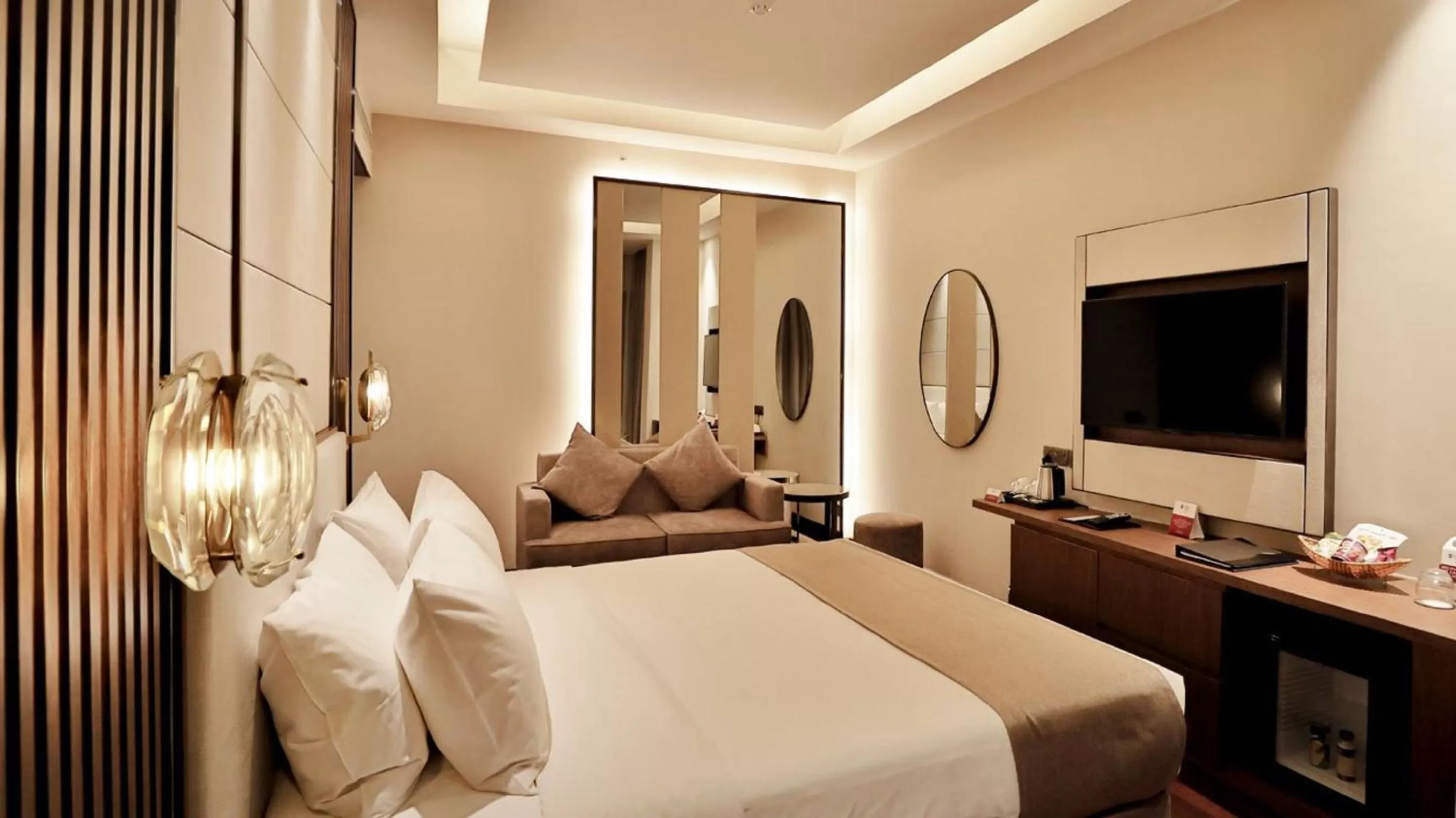 Bedroom, Bed in Best Western PLUS Runway