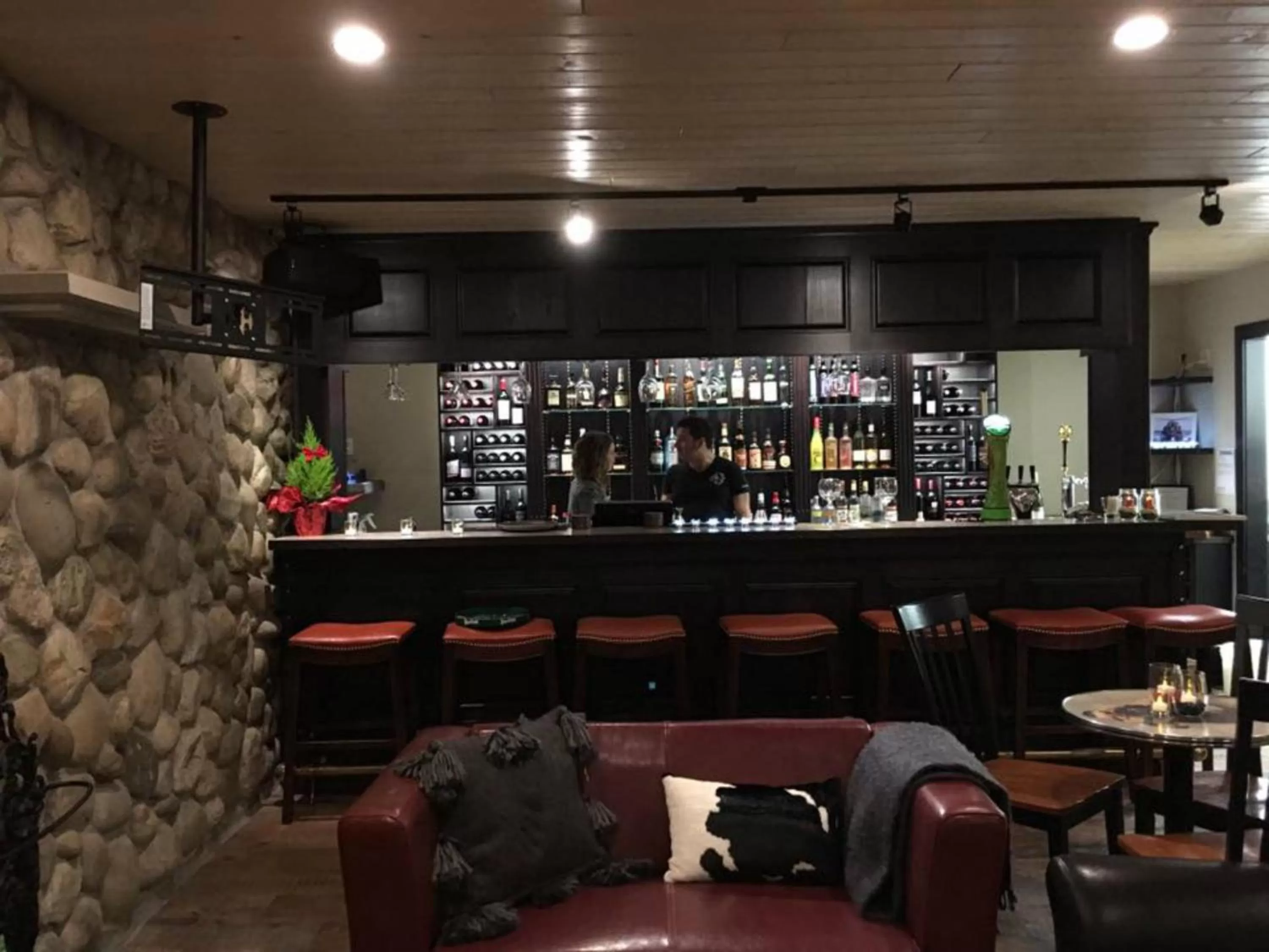 Restaurant/places to eat in The Bulldog Hotel