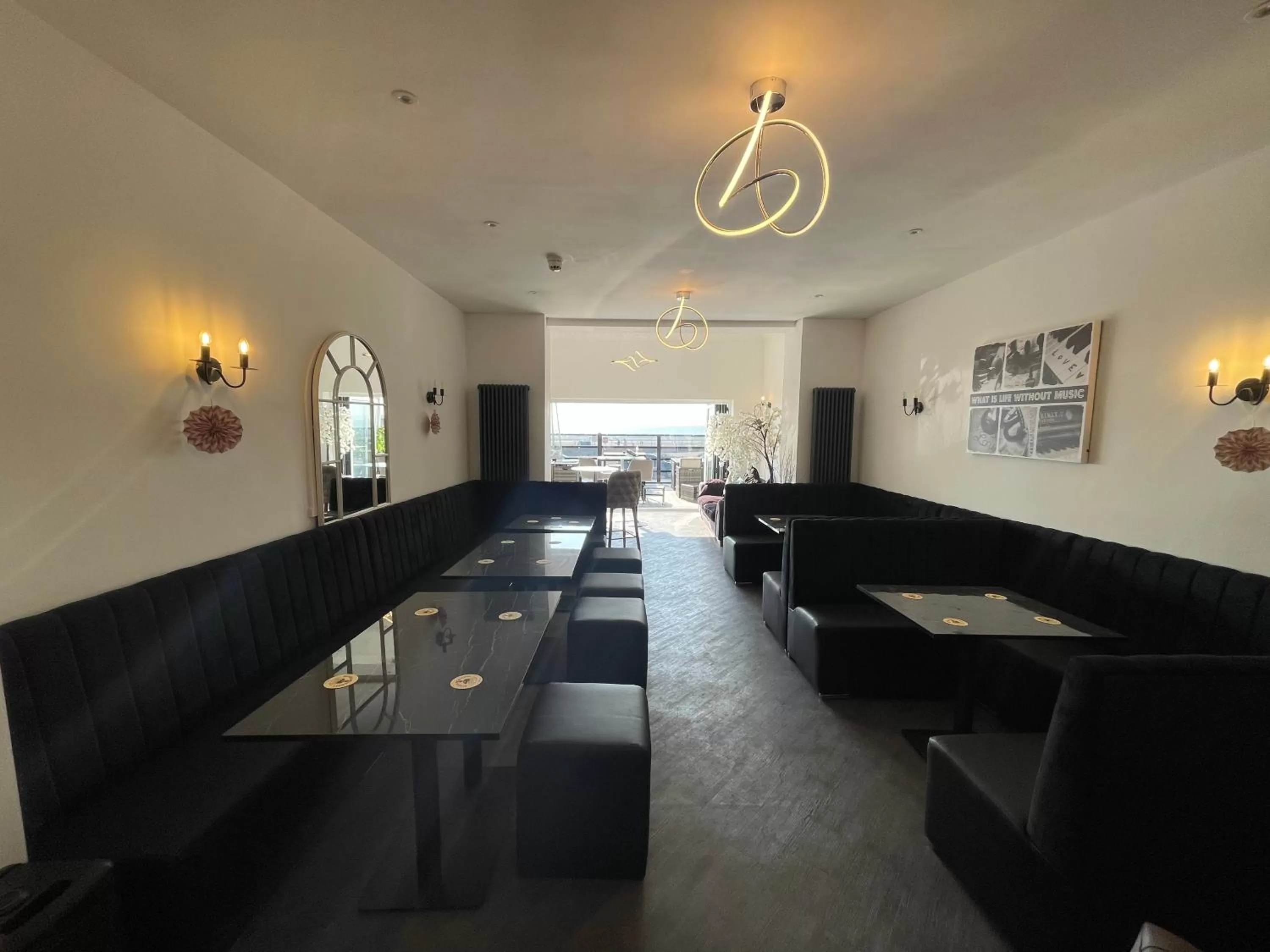 Lounge or bar in RESIDENCY LUXURY SEAFRONT HOTEL