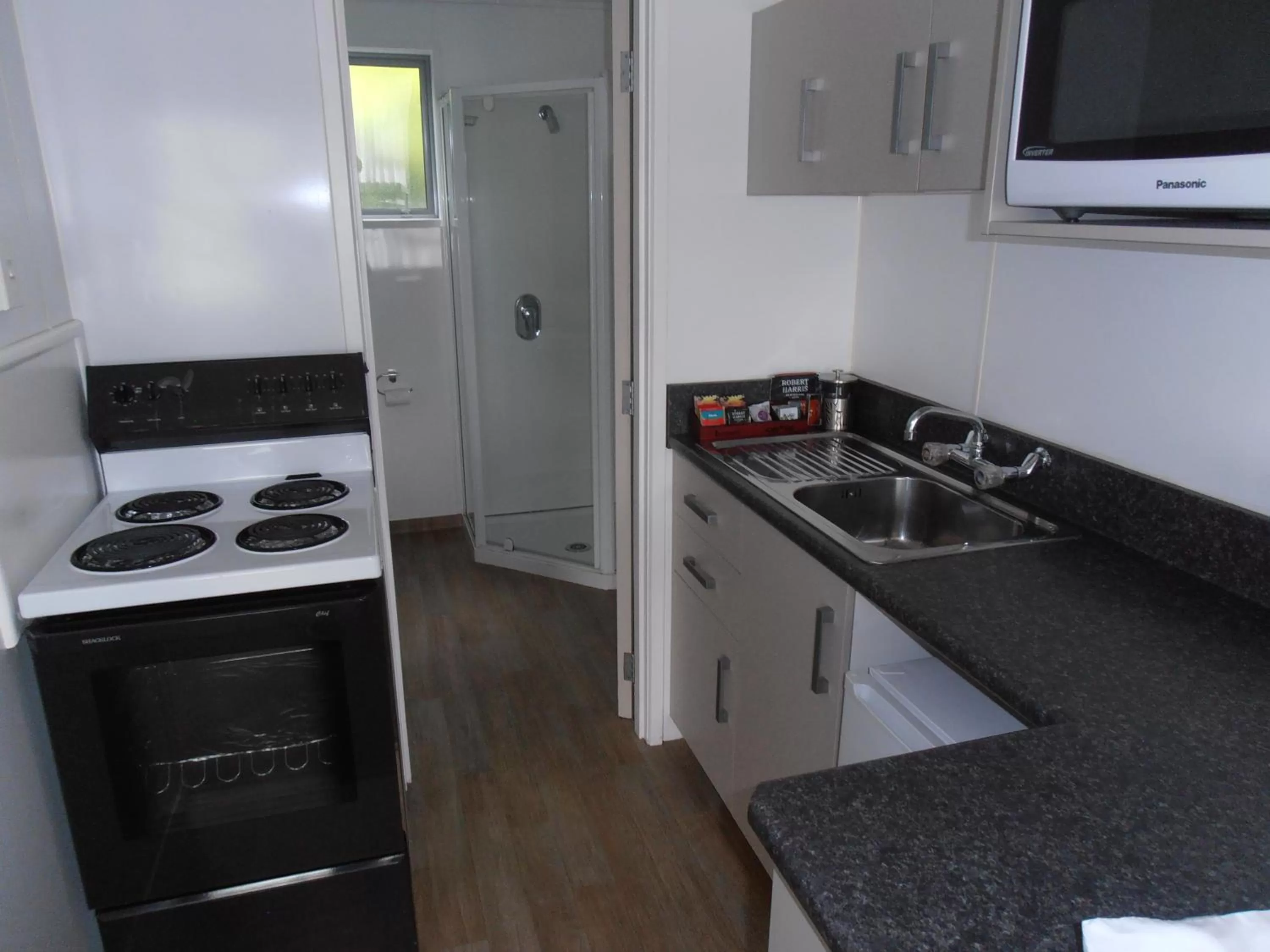 kitchen in Comfort Inn Tayesta Motel