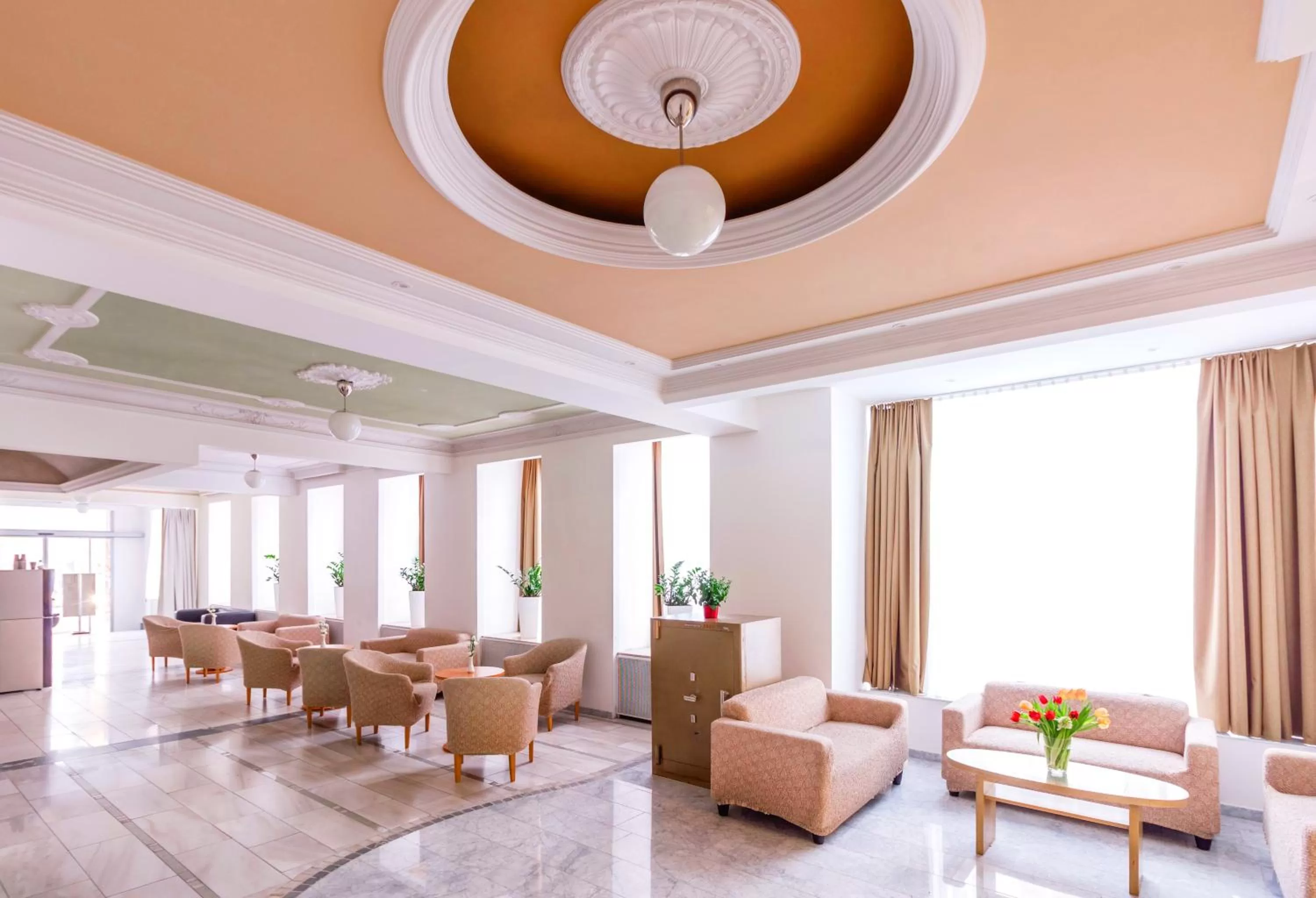 Communal lounge/ TV room in Hotel Allegro Wien