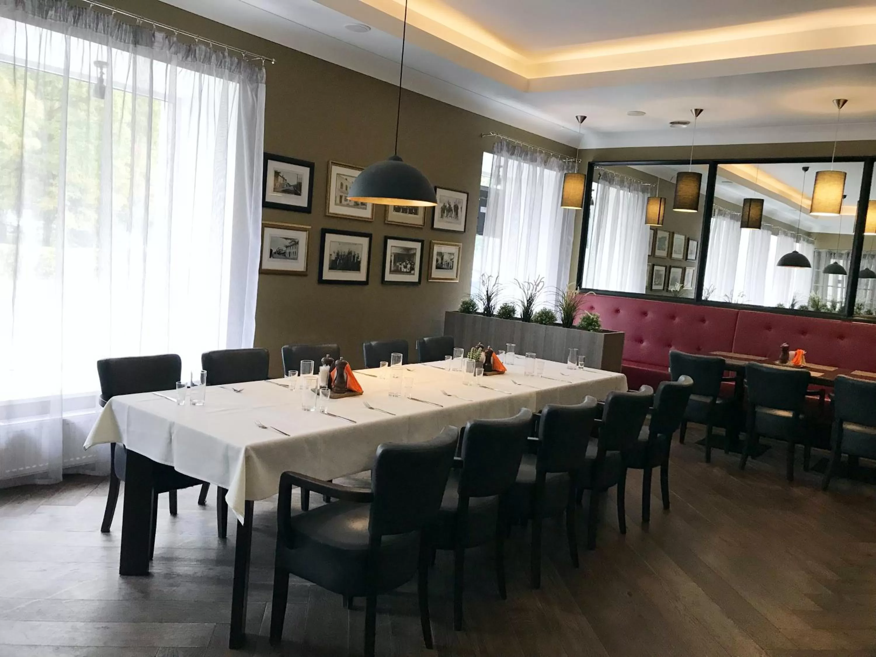 Restaurant/places to eat in Villa Wesenbergh
