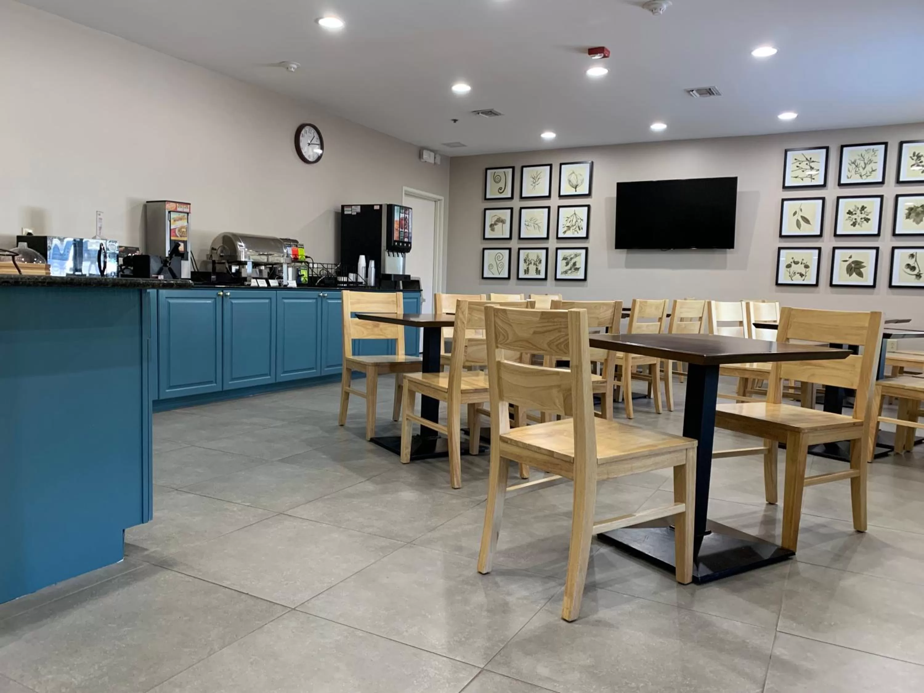 Food and drinks in Country Inn & Suites By Radisson, Charleston North, SC