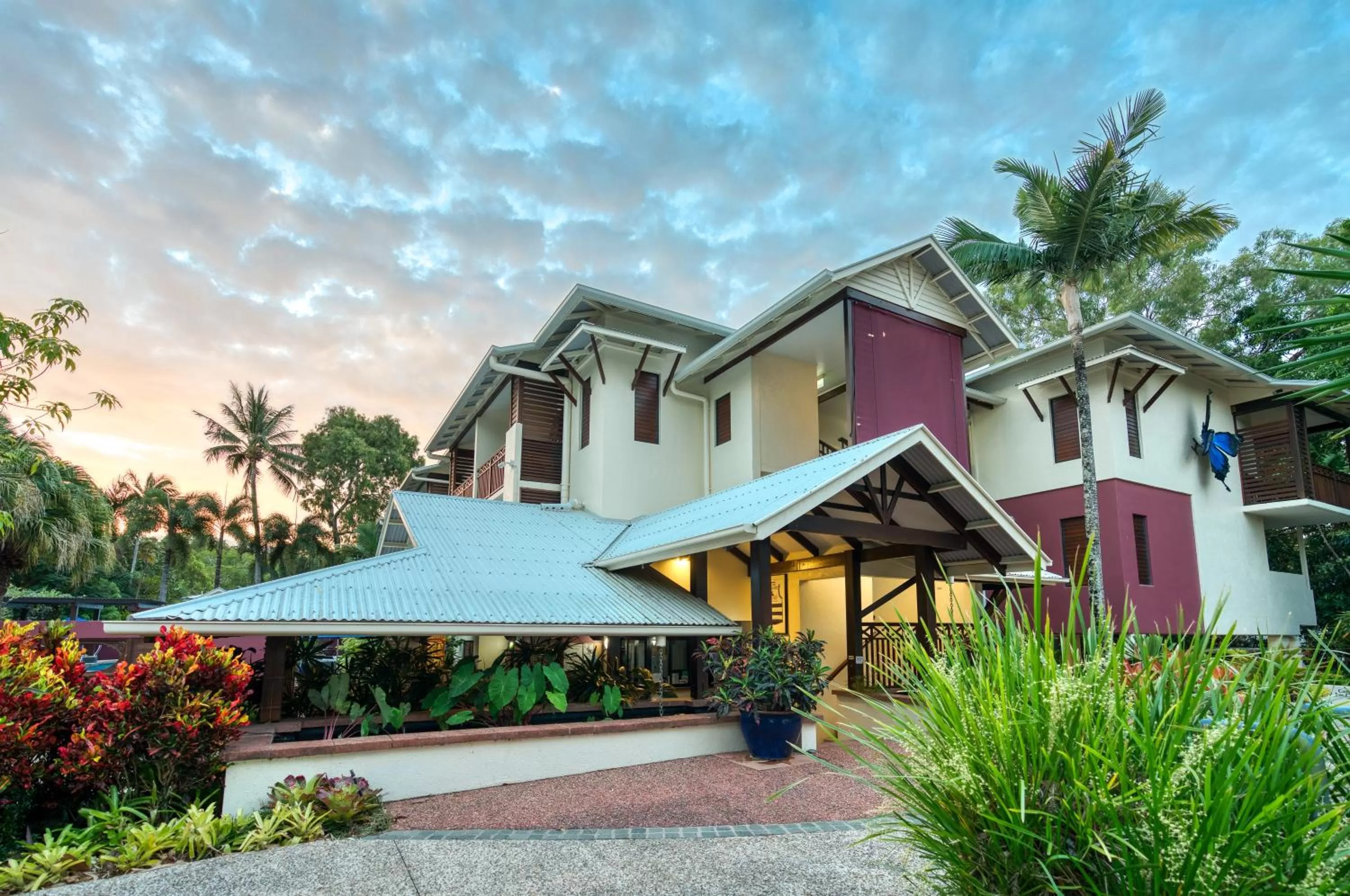 Property building in Freestyle Resort Port Douglas