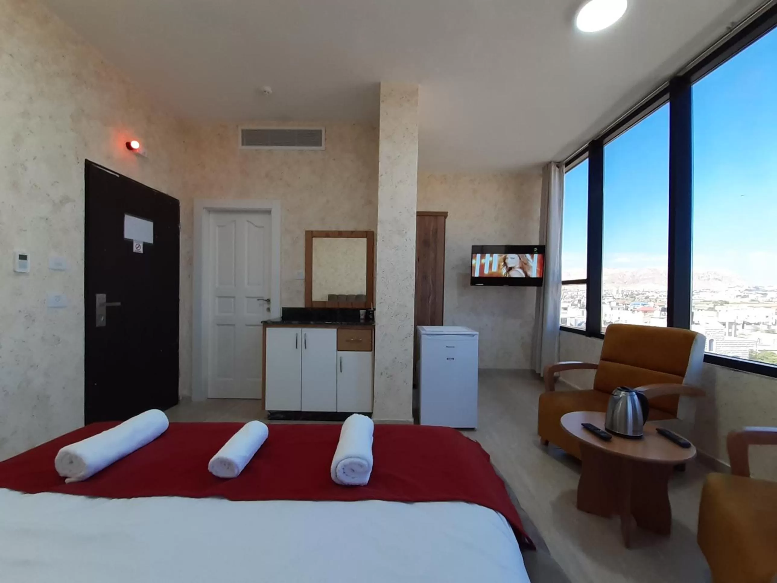 Dolphin Suites Hotel