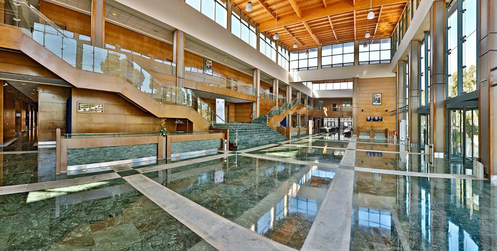 Banquet/Function facilities in L' Amphitrite Palace Beach Resort & Spa