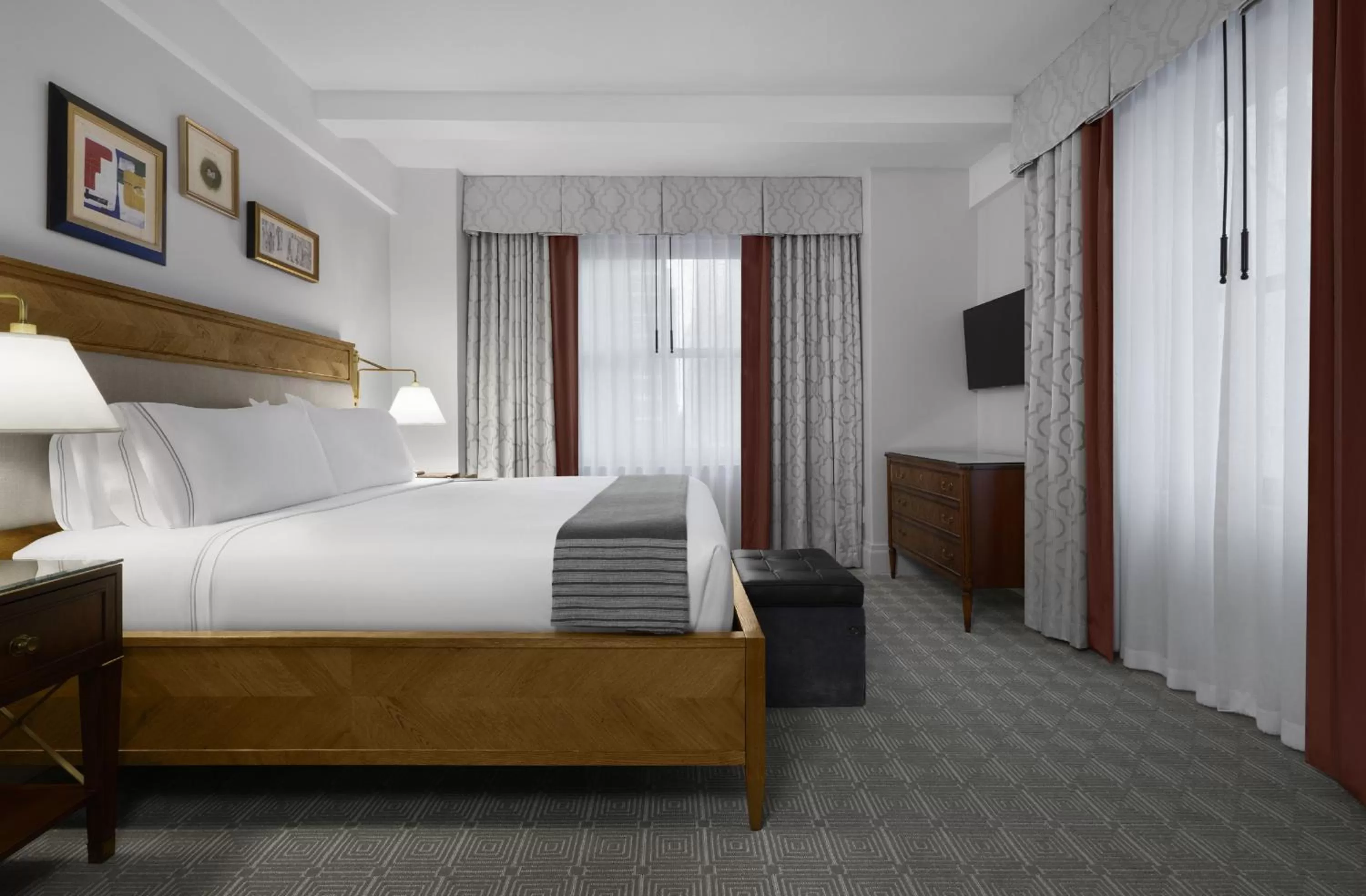 Photo of the whole room, Bed in InterContinental New York Barclay Hotel by IHG