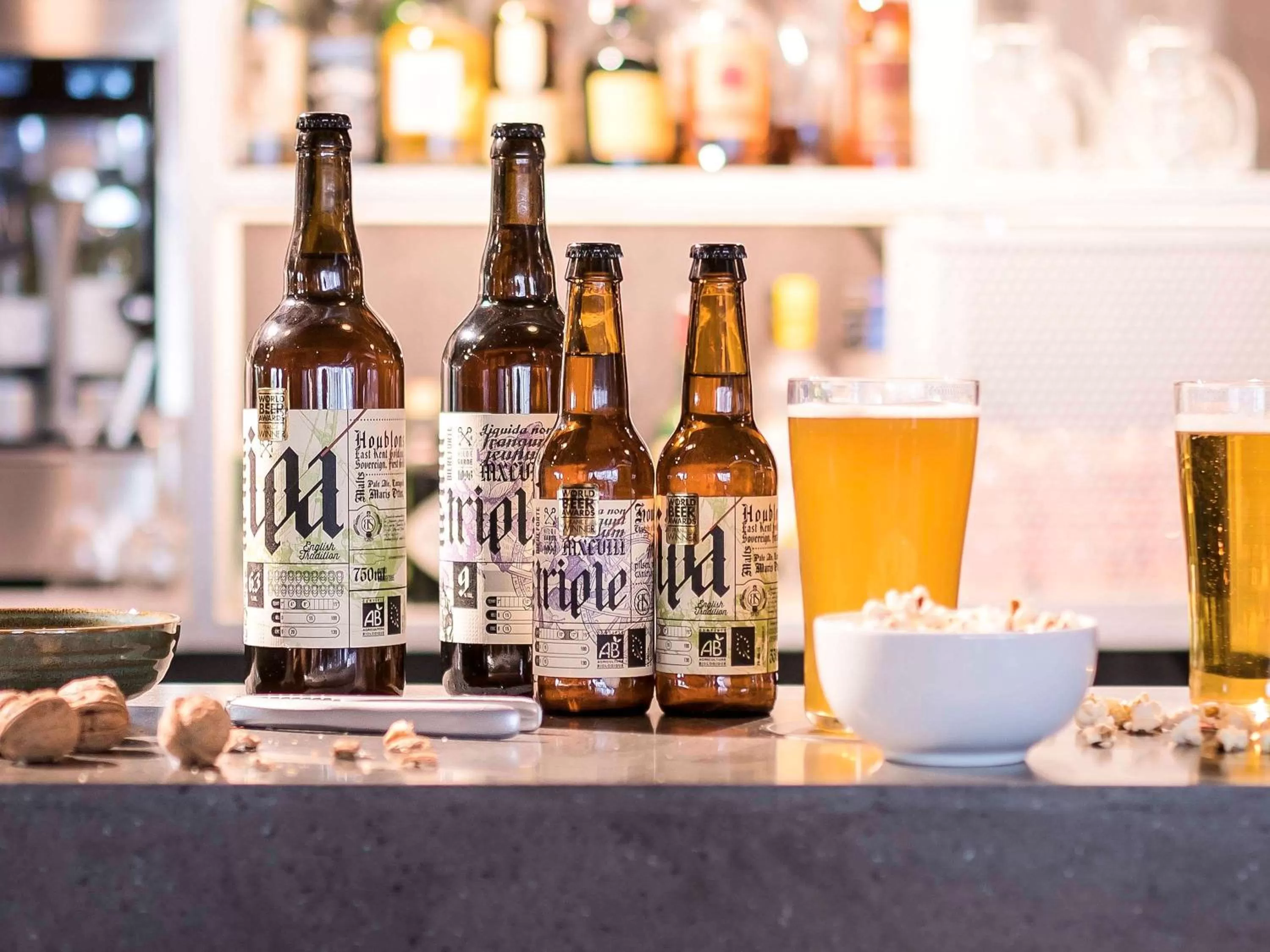 Lounge or bar in Novotel Annecy Centre