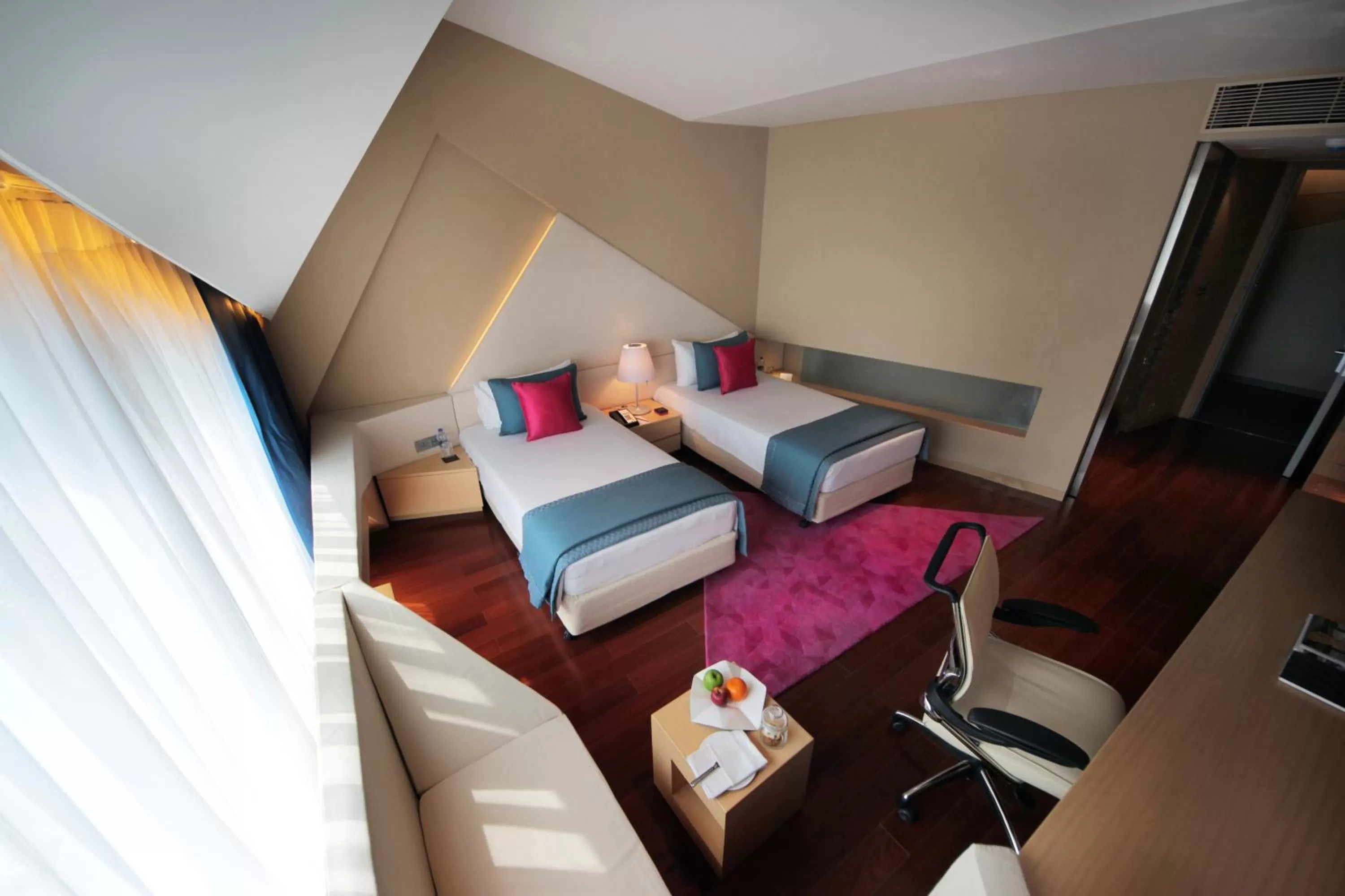 Bedroom in Vivanta New Delhi, Dwarka