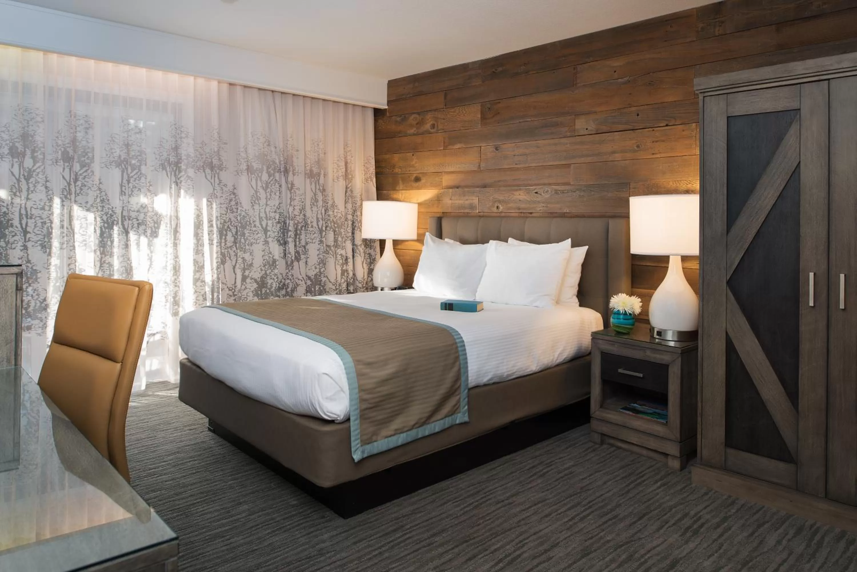 Standard Single Queen (Non-View) in Hotel Azure