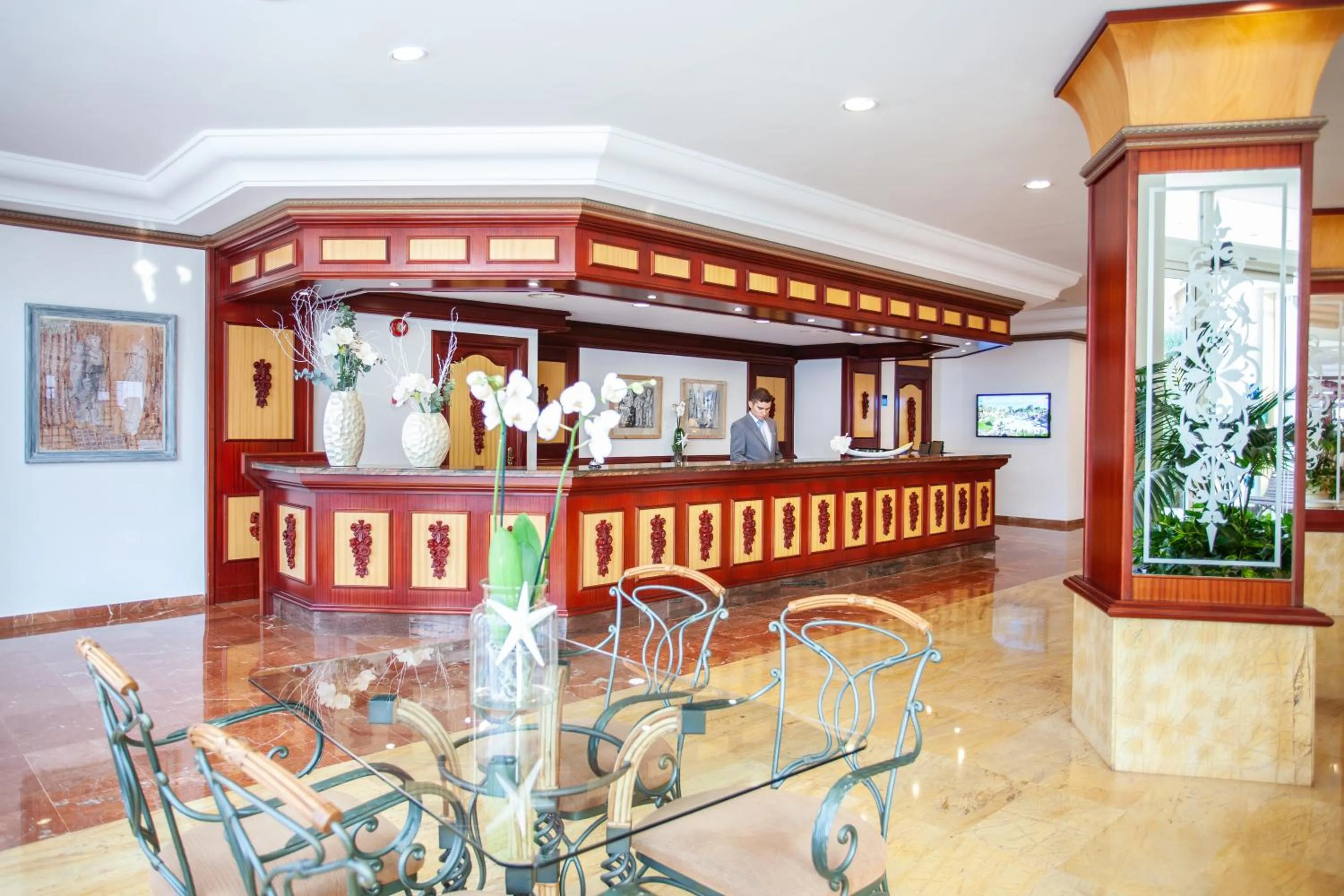 Lobby or reception in Grupotel Santa Eulària & Spa - Adults Only