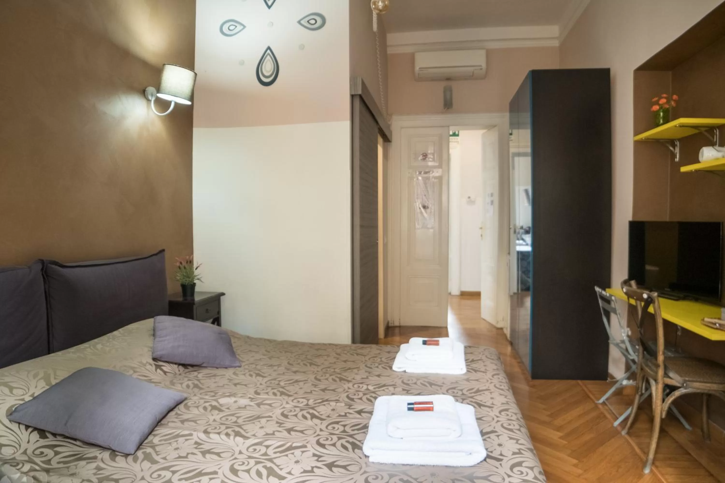 Bed in Sesto Suites Central