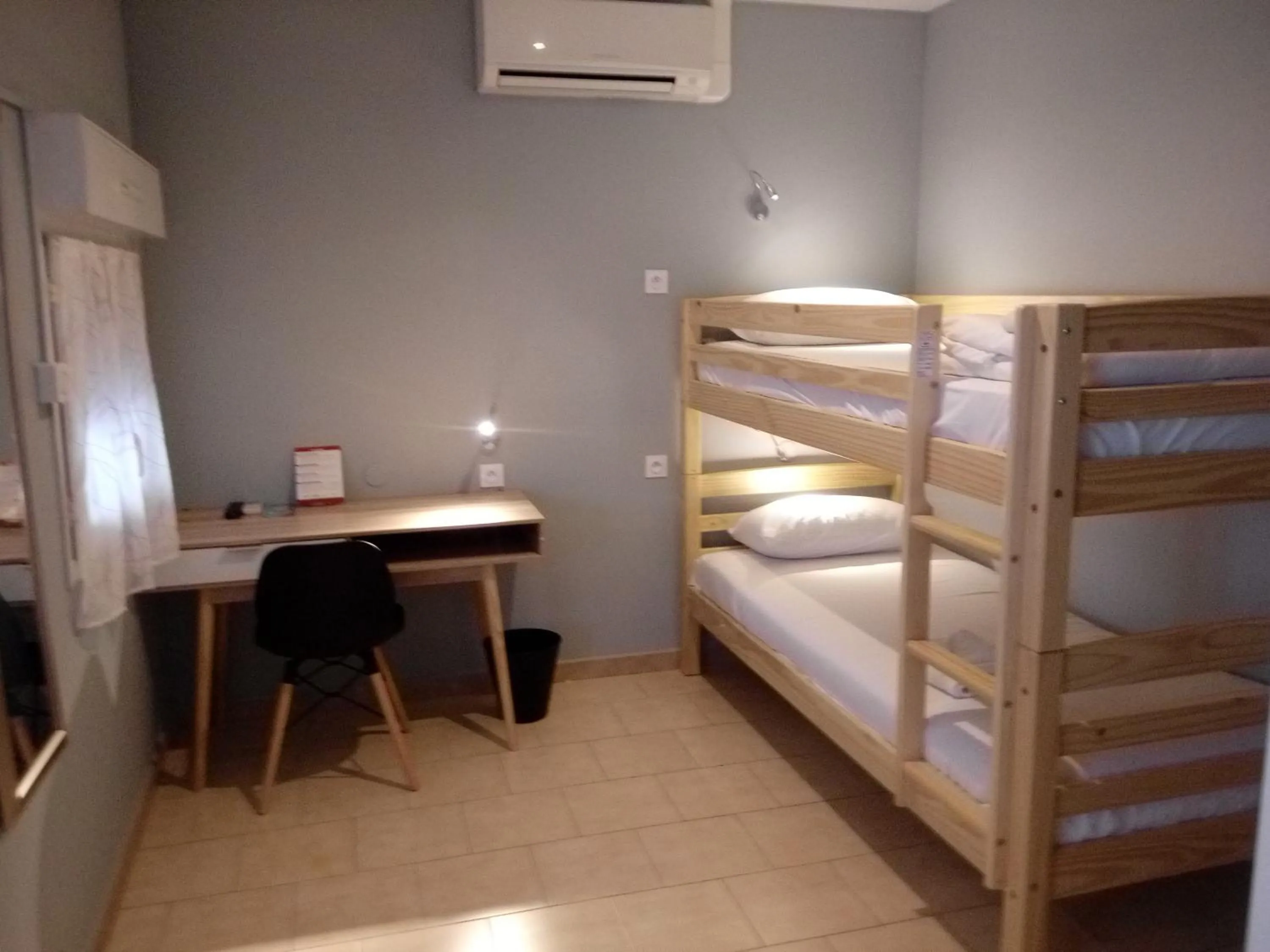 Bedroom, Bed in Hotel Astoria