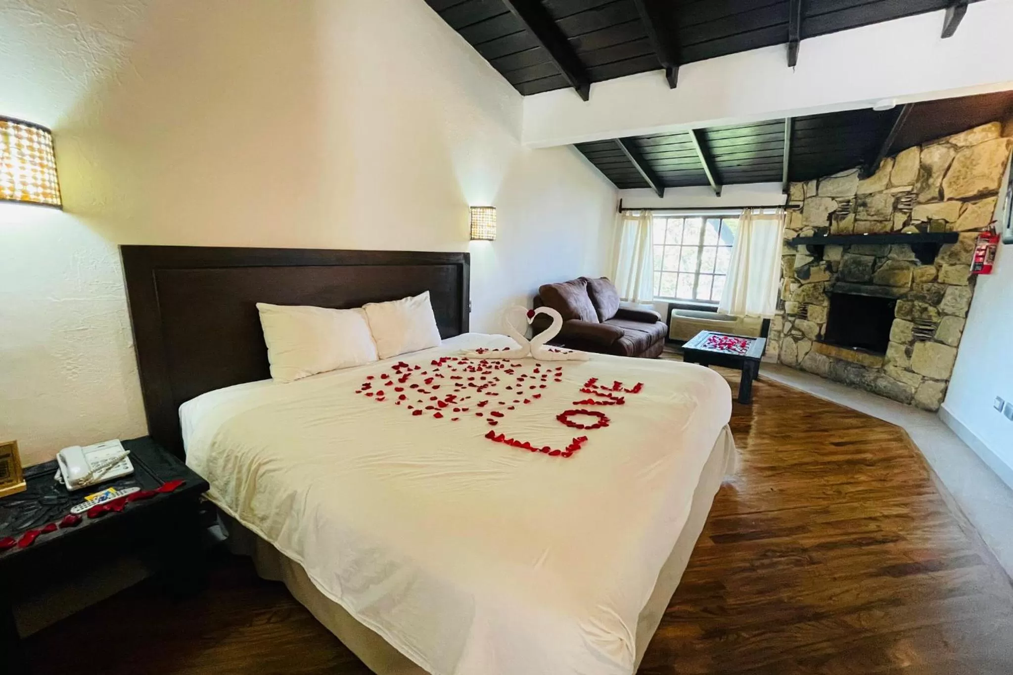 Photo of the whole room, Bed in Hotel Chipinque