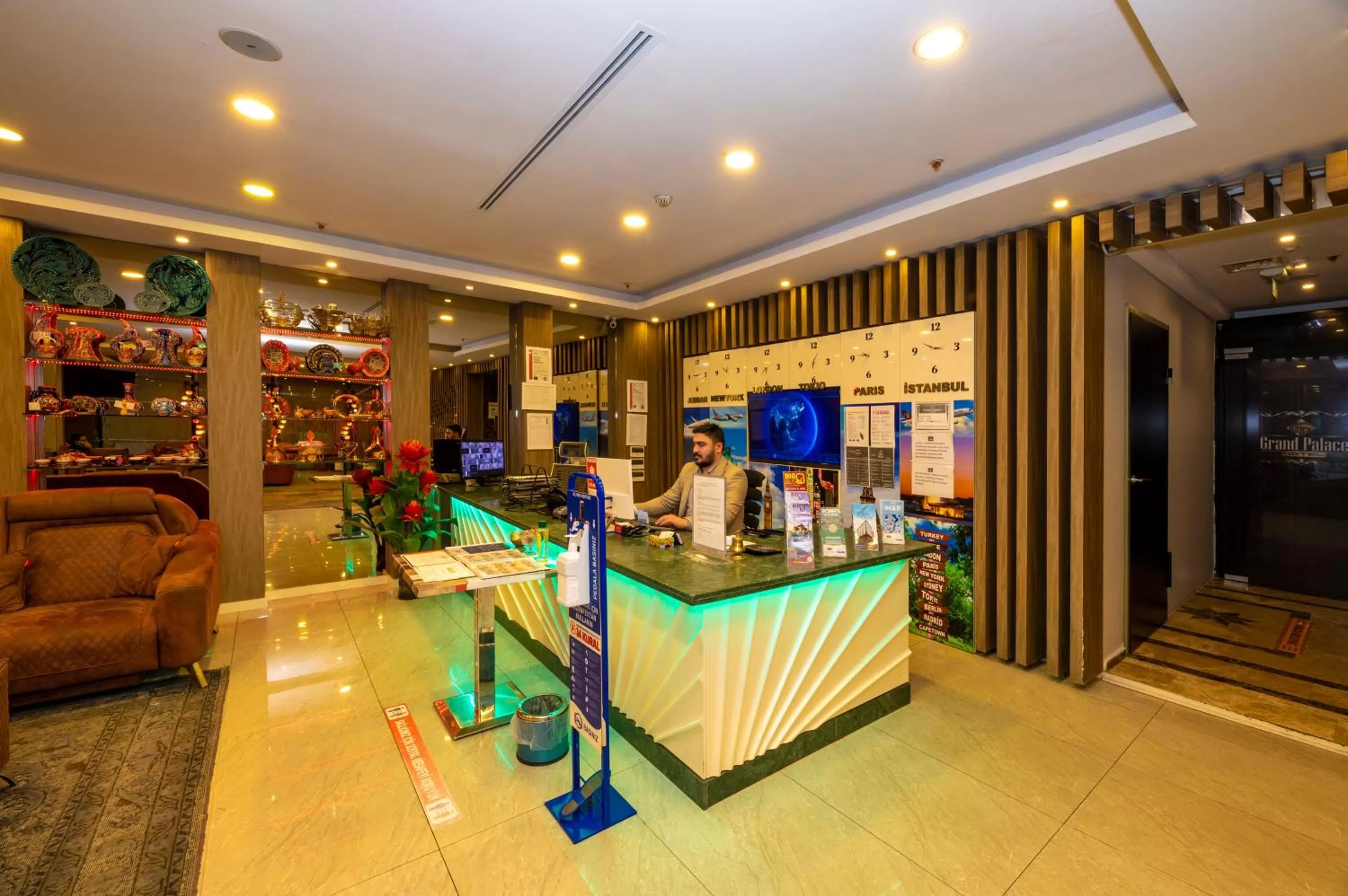 Lobby or reception in Grand Palace Hotel