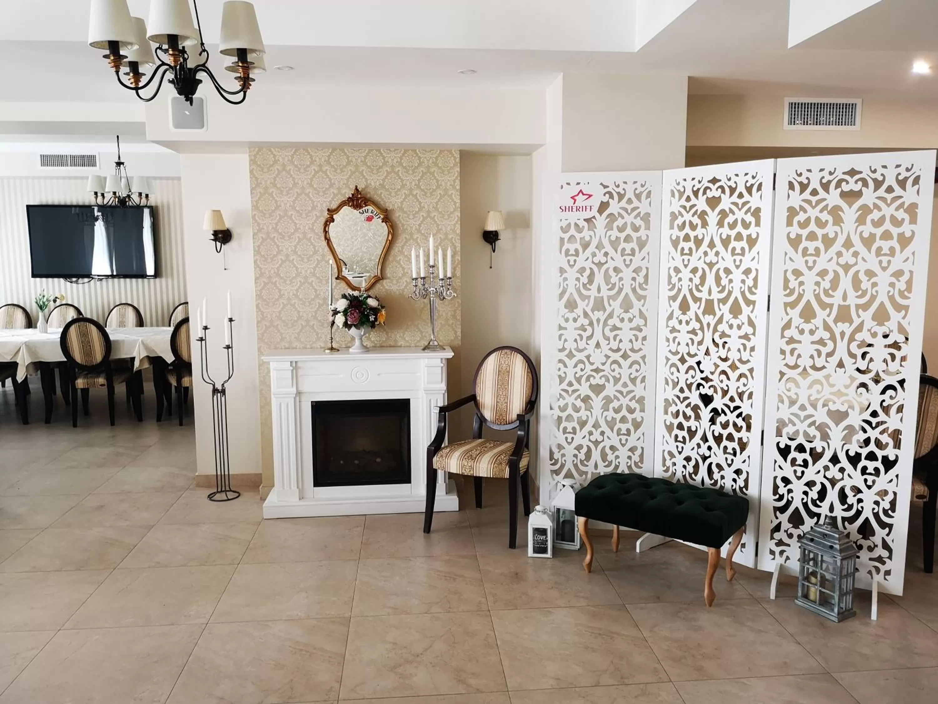 Restaurant/places to eat in Hotel Sheriff