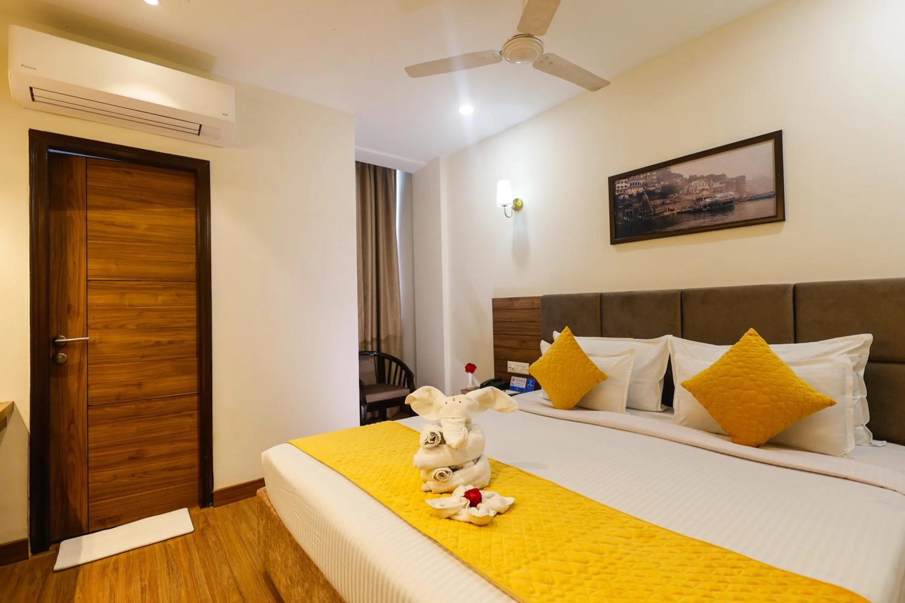 Bed in Hotel Dolphin International