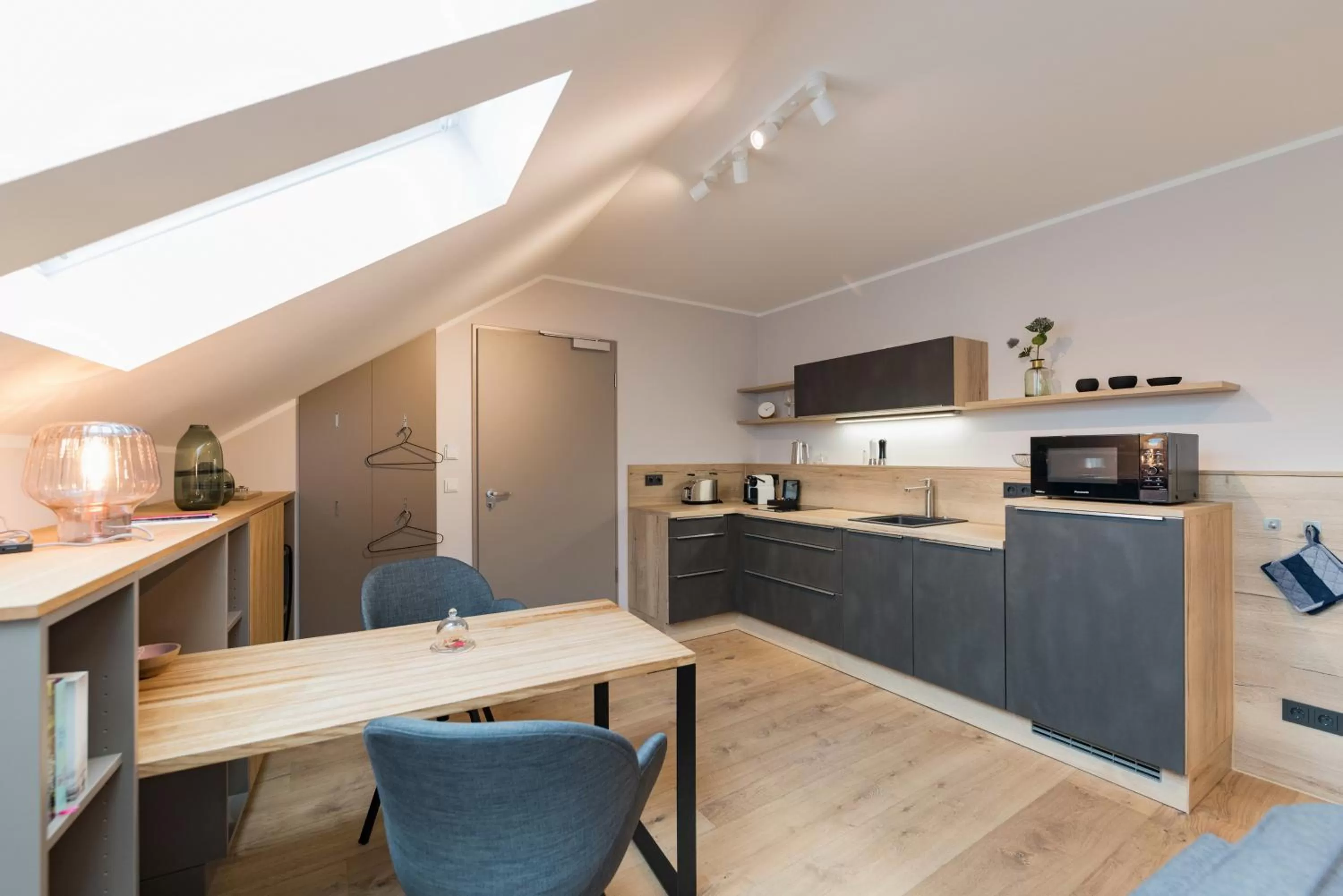 Kitchen or kitchenette in Suites MITTE - Aparthotel