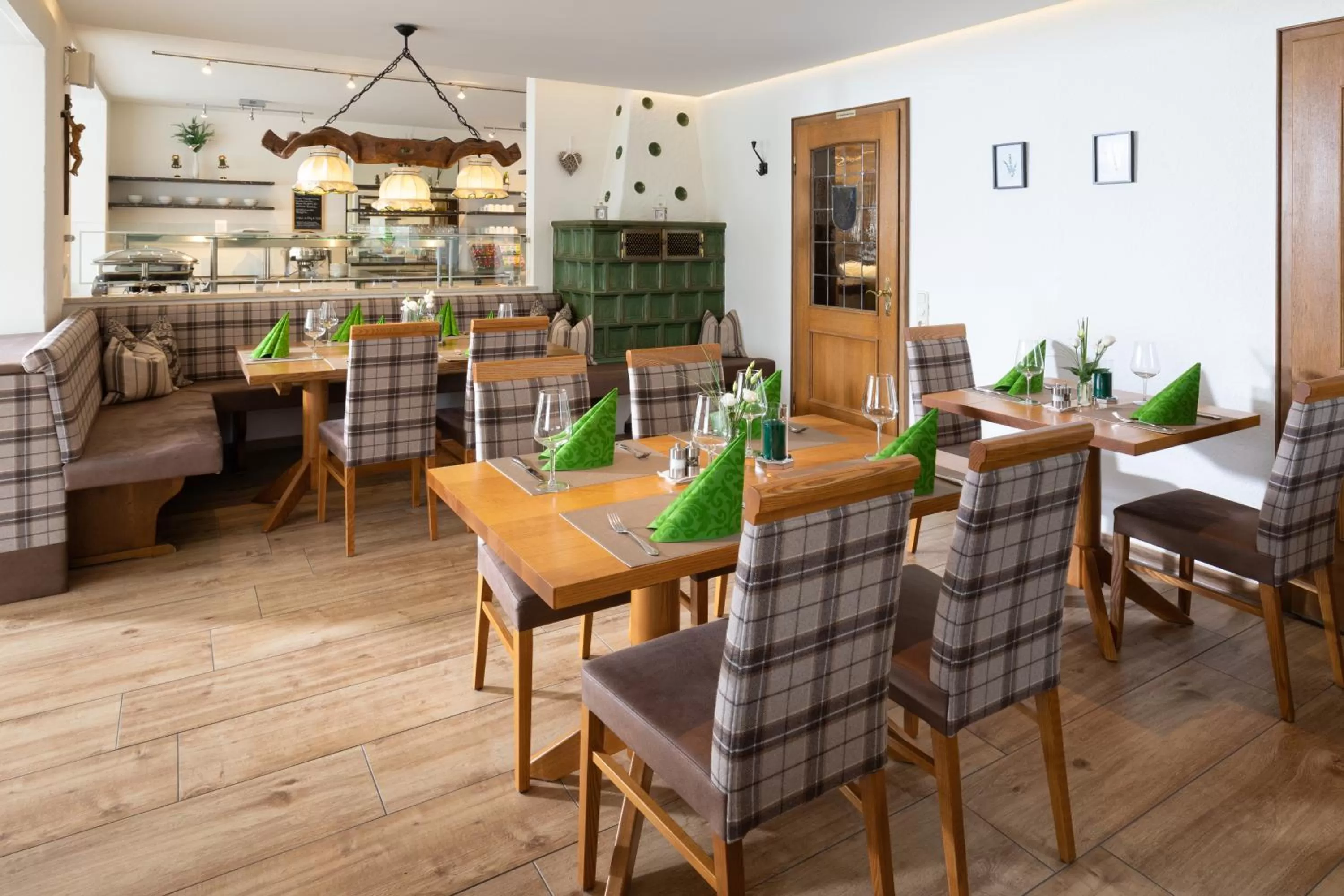 Restaurant/places to eat in Landhotel-Restaurant Huberhof Allershausen