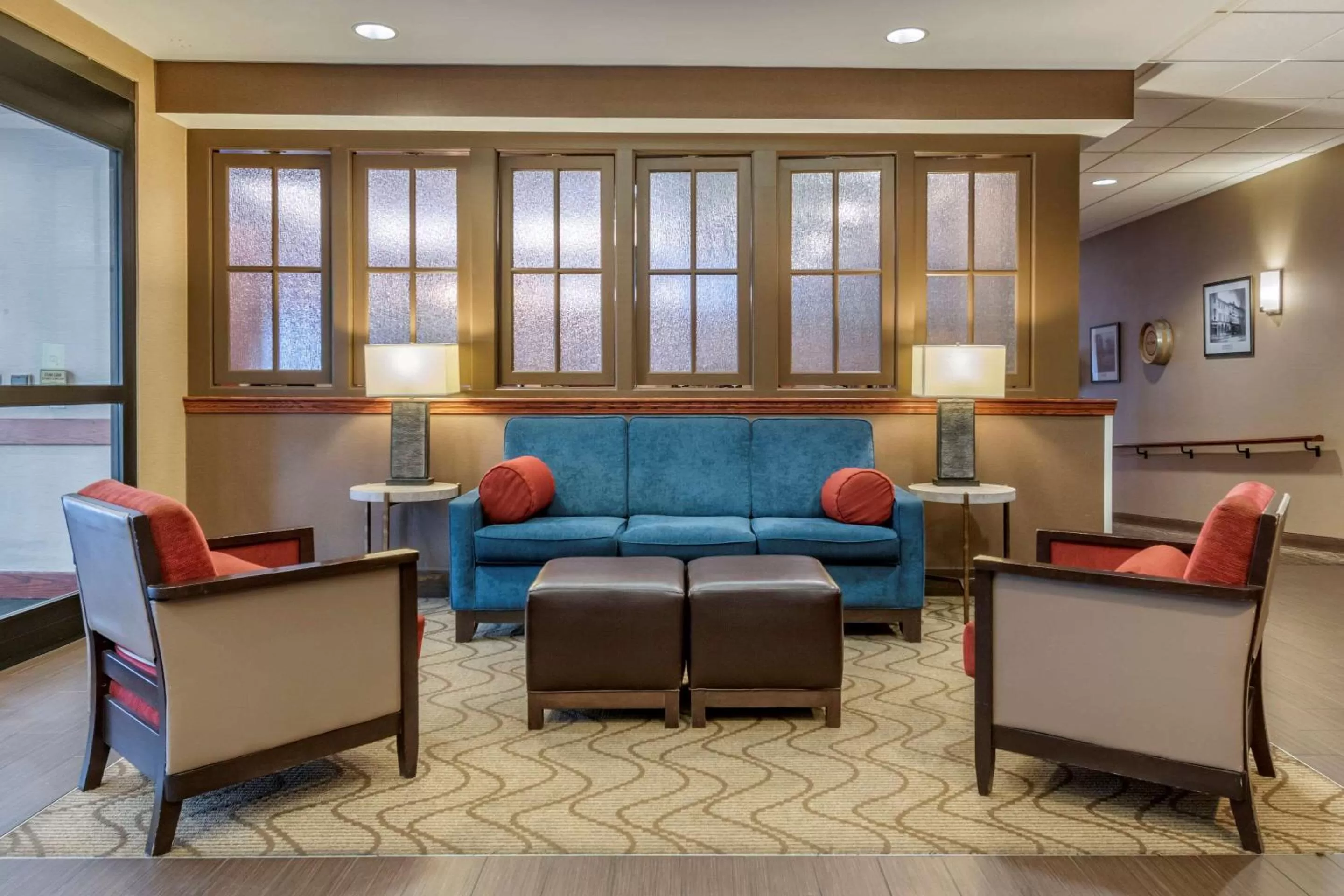 Lobby or reception in Comfort Suites Downtown Carlisle