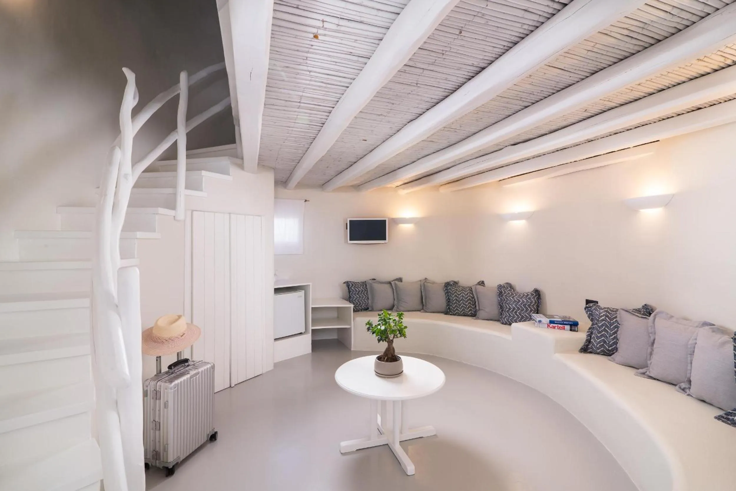 Photo of the whole room in Porto Mykonos