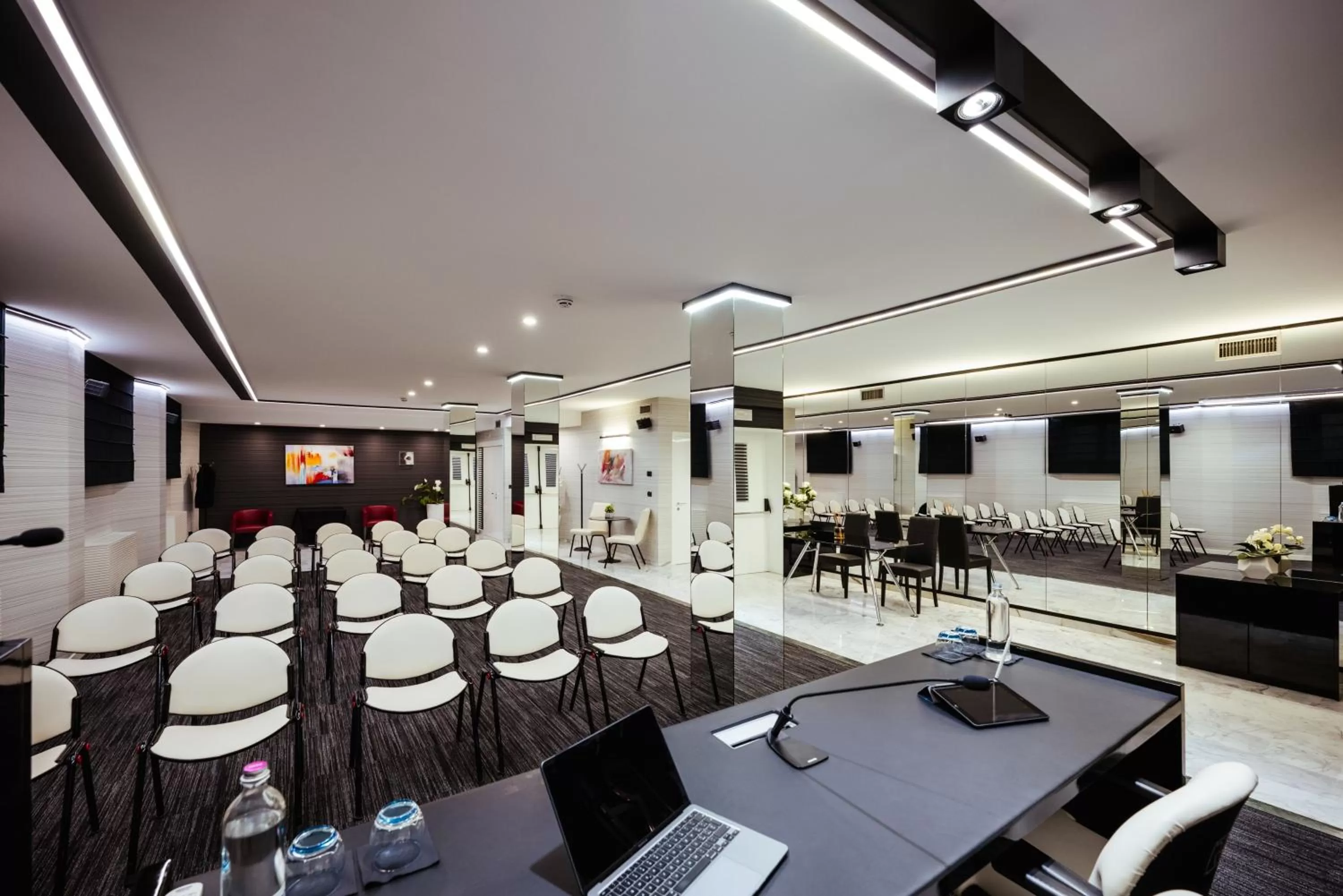 Meeting/conference room in Raffaello Hotel & Mooka Restaurant