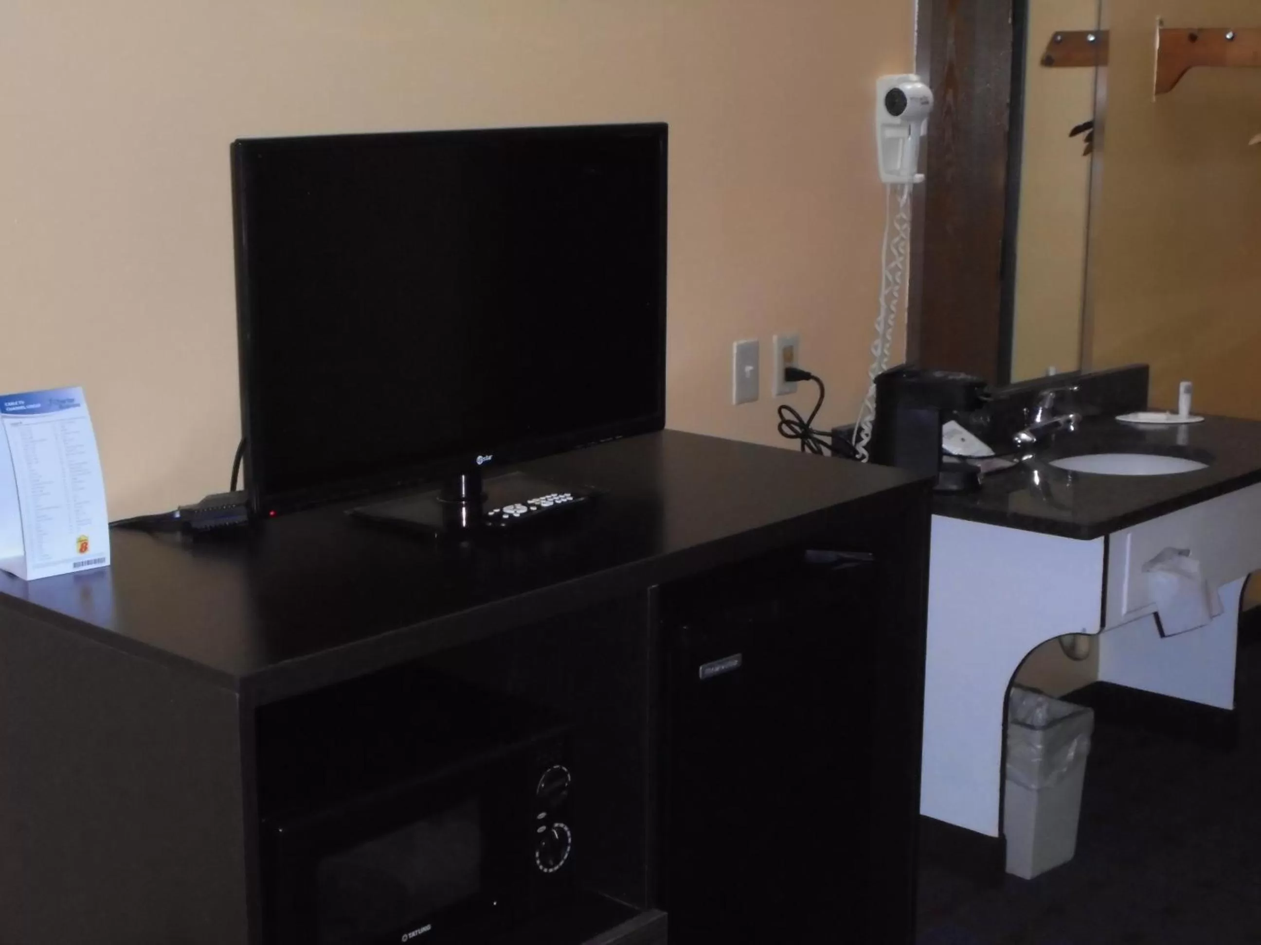 Super 8 by Wyndham Okawville