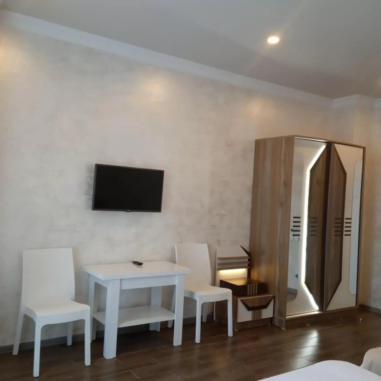 TV and multimedia in Hotel Royal Palace