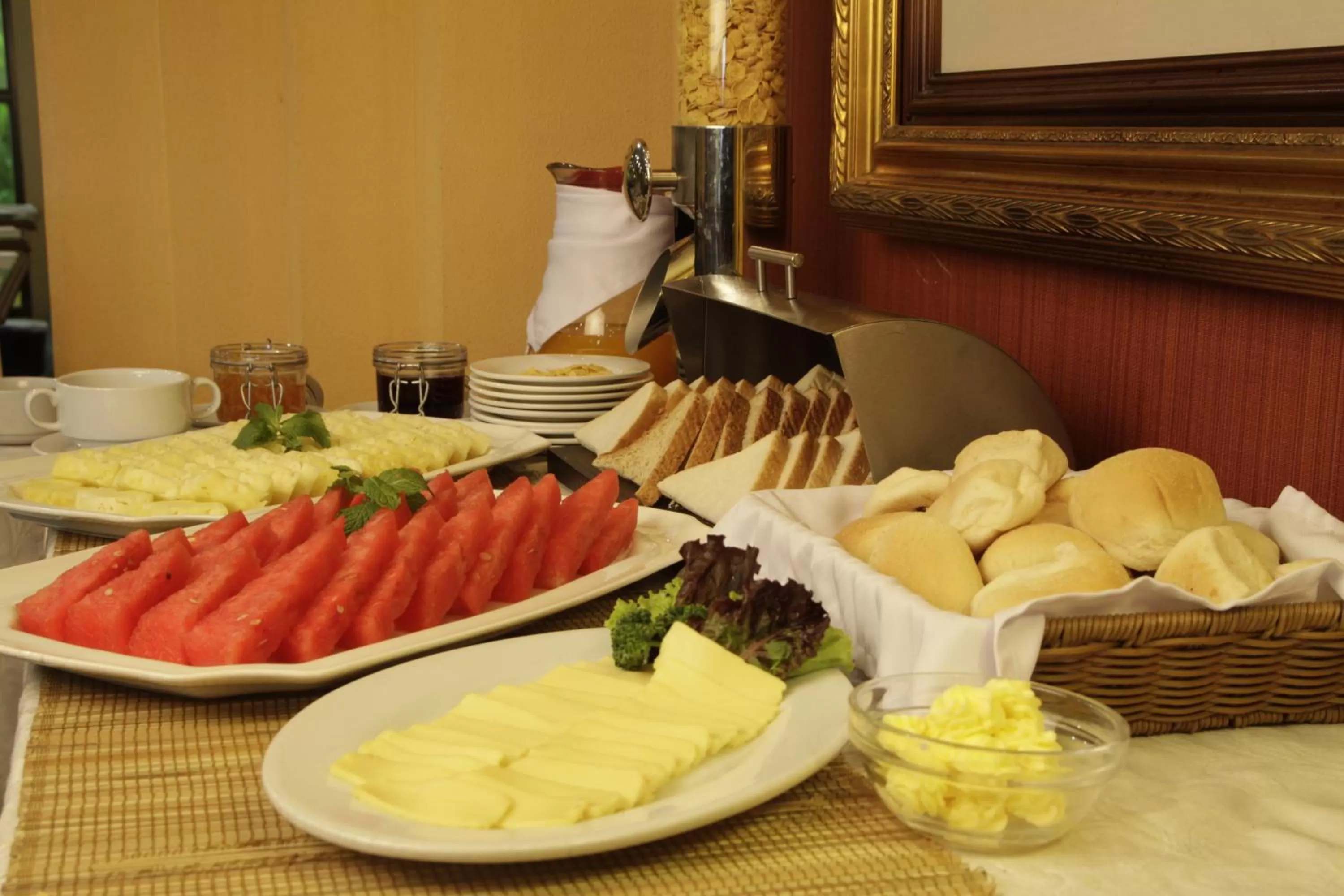 Food and drinks in Herald Suites