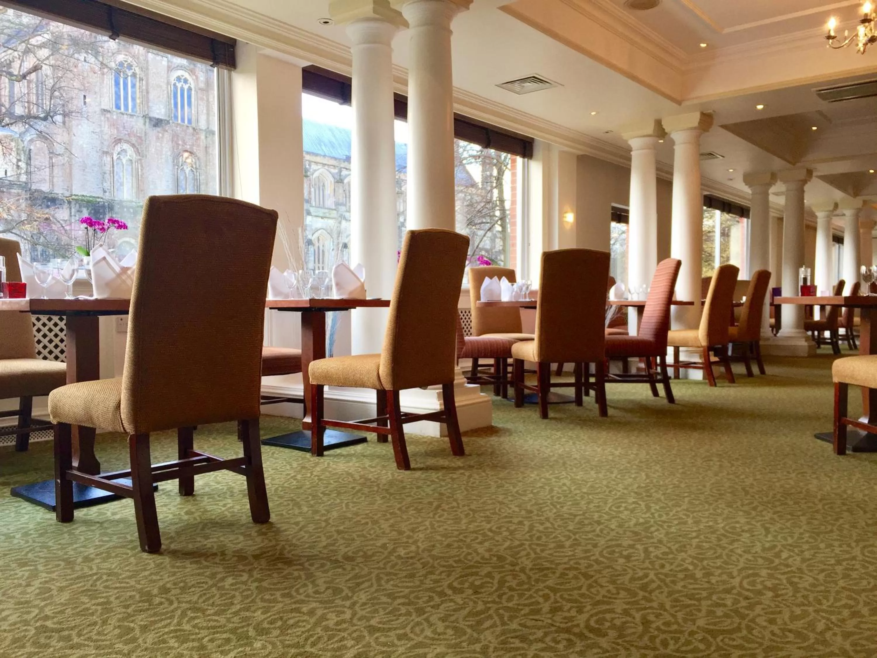 Restaurant/places to eat in Winchester Wessex Hotel by Sunday