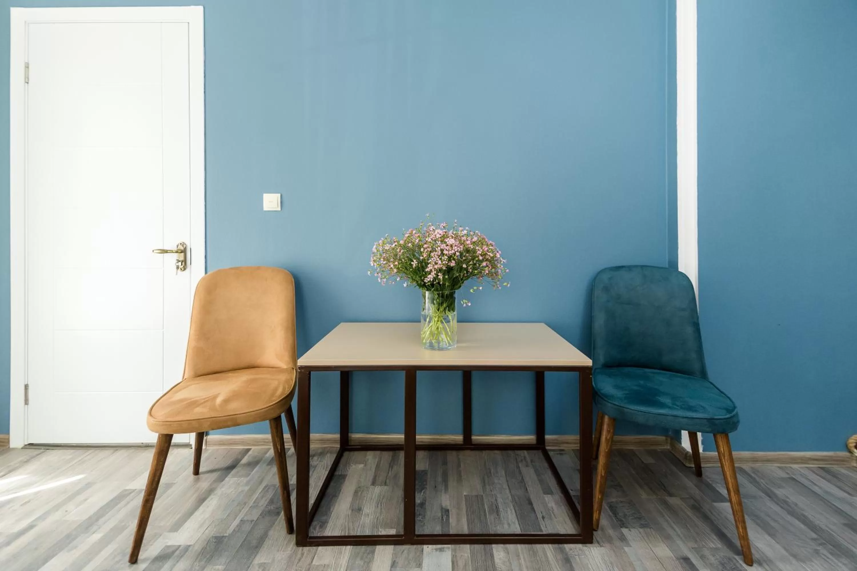 Seating area in Gvino Minda