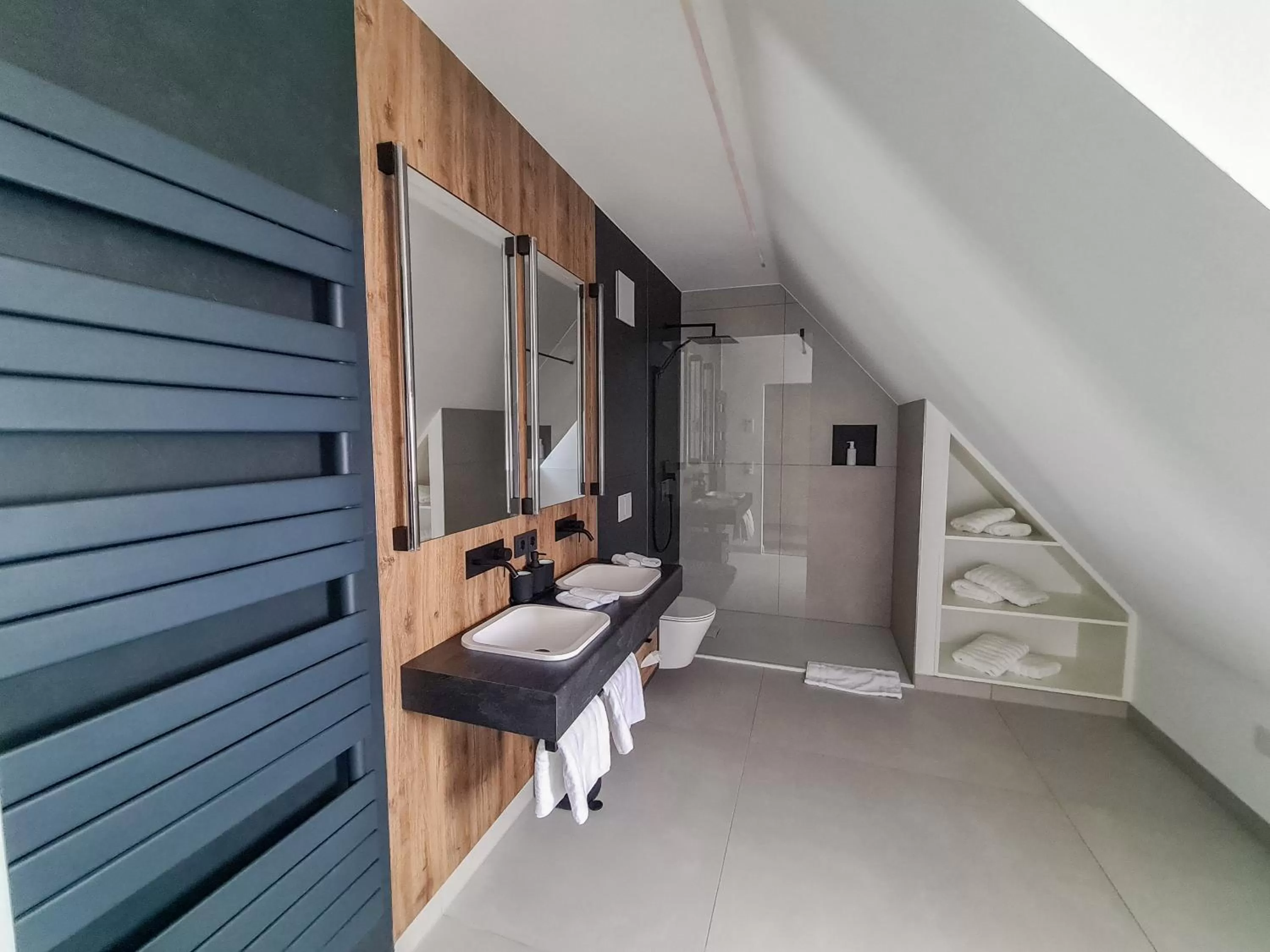 Bathroom in DAS KEHRS - Hotel auf dem Petersberg