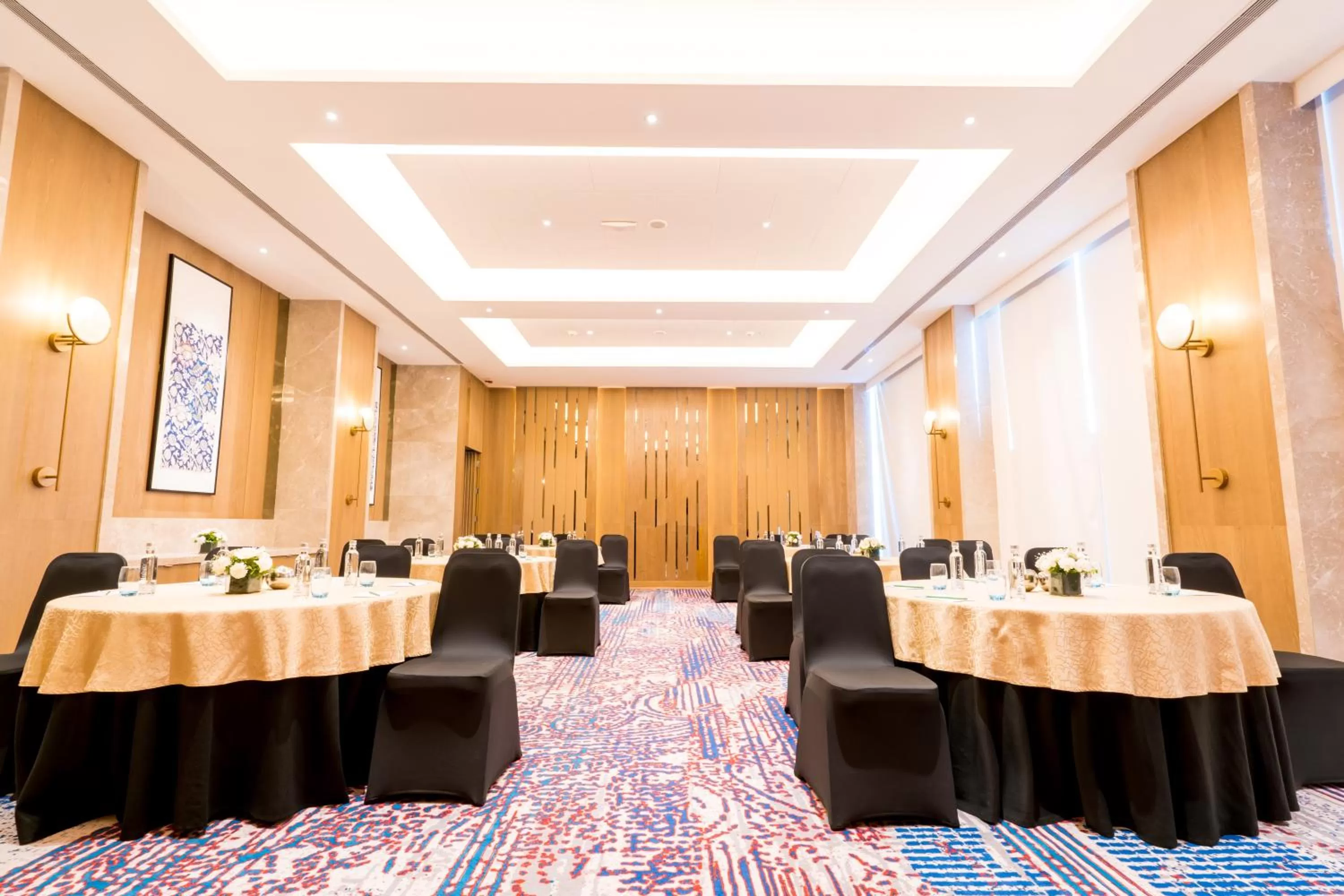Meeting/conference room in Holiday Inn Lucknow Airport by IHG