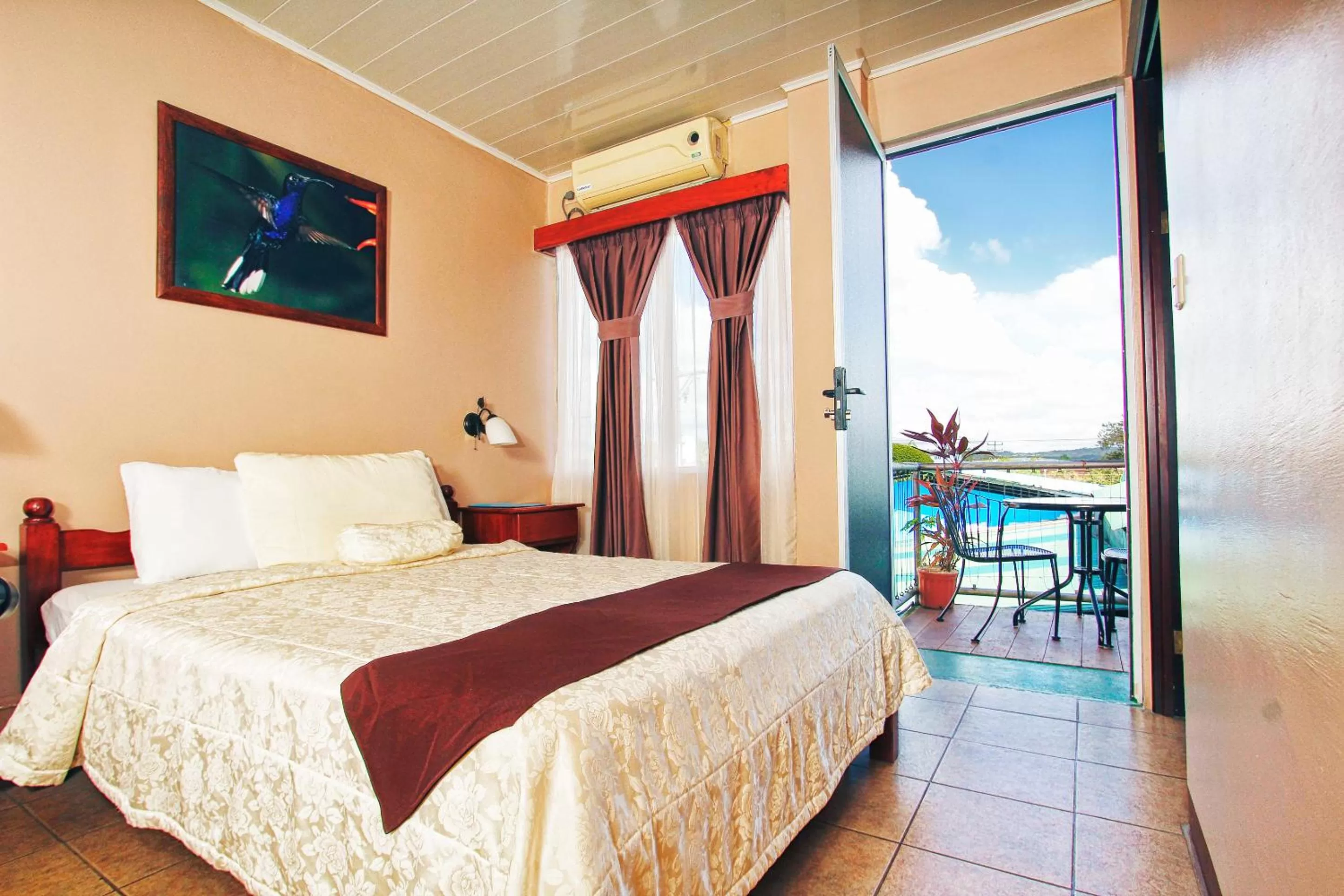 Photo of the whole room, Bed in Hotel Las Colinas