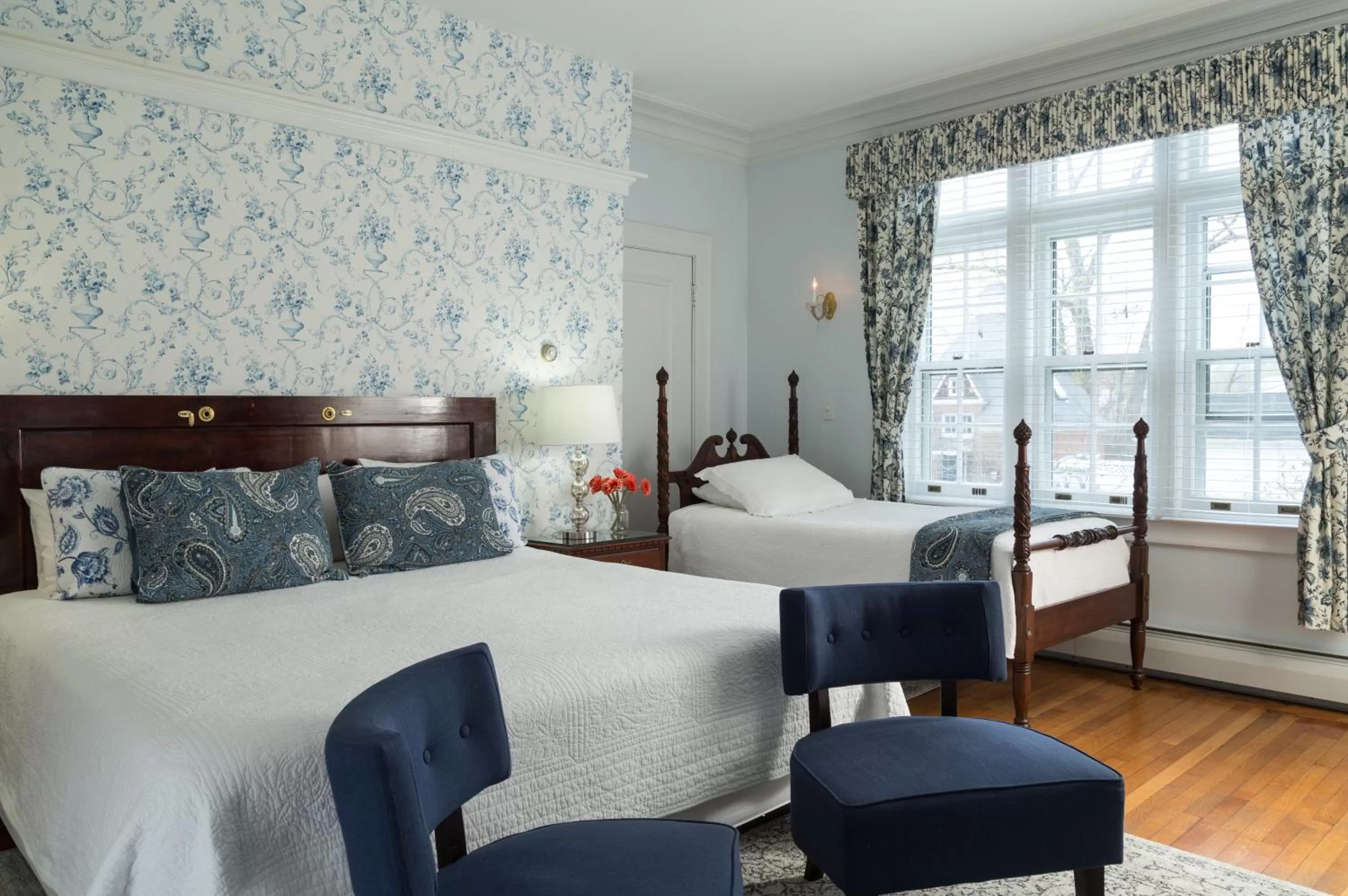 Bed in Four Chimneys Inn