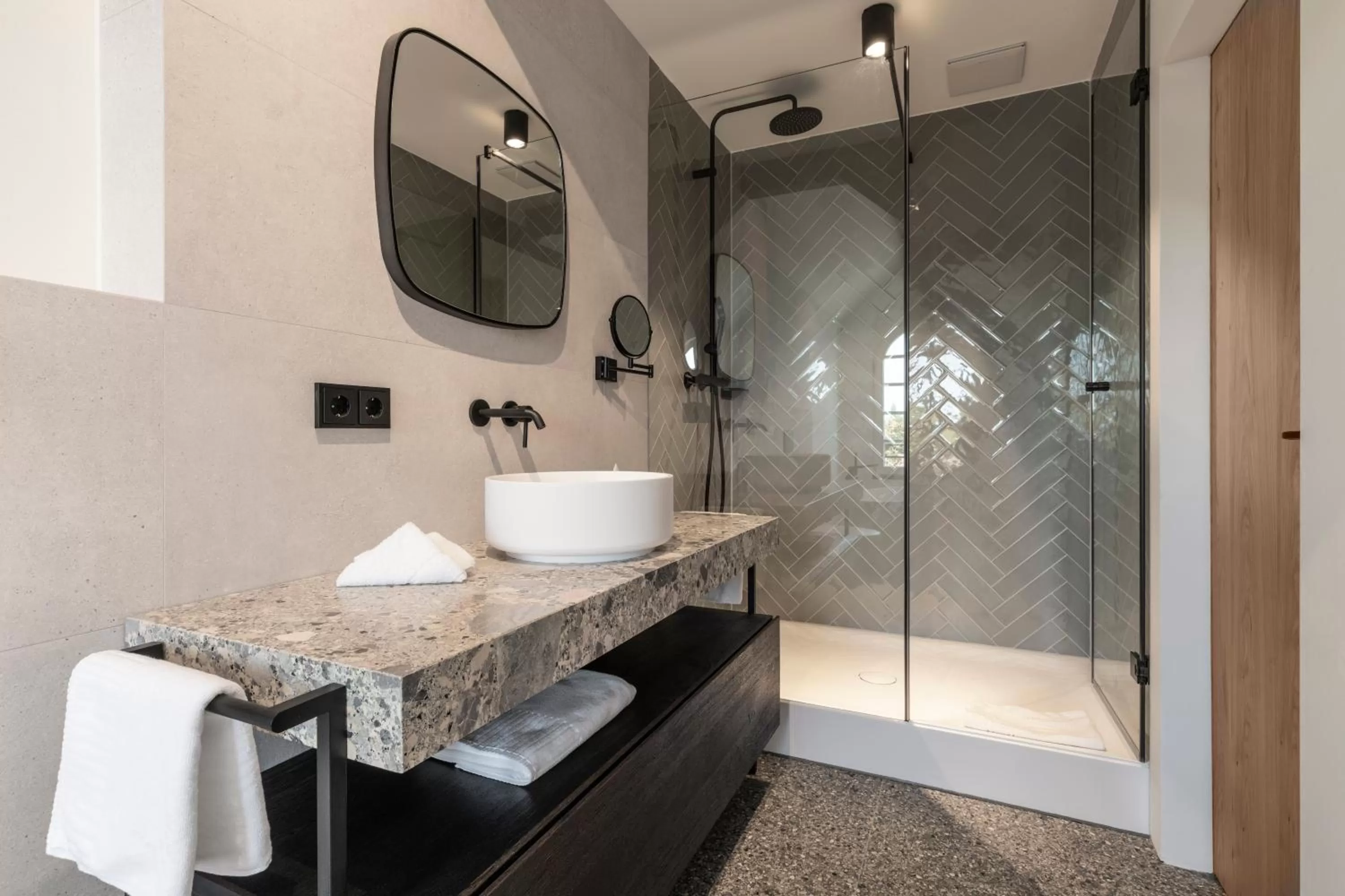 Shower in Wailtl Hotel