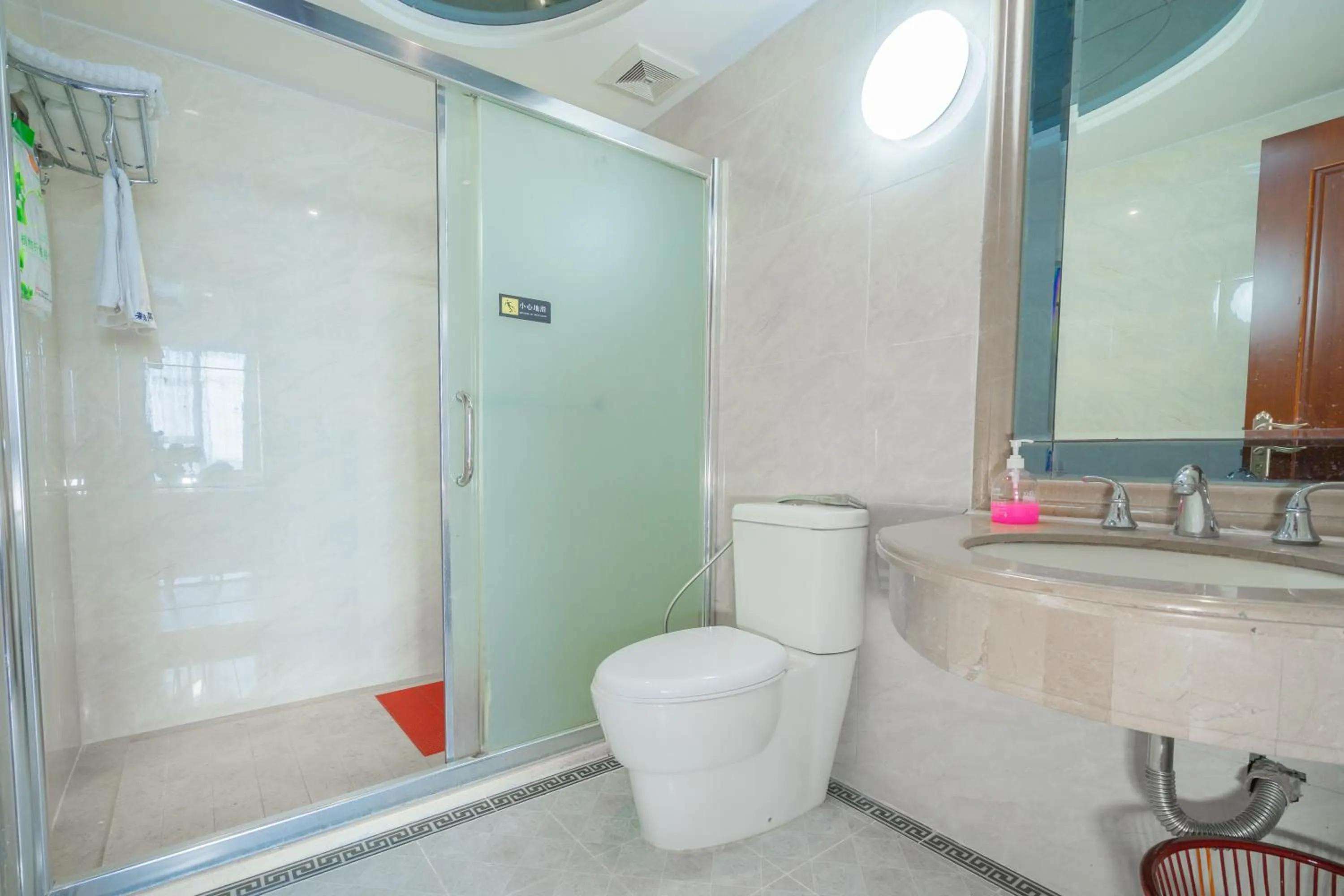 Shower in Guangzhou Hakka Apartment Beijing Road